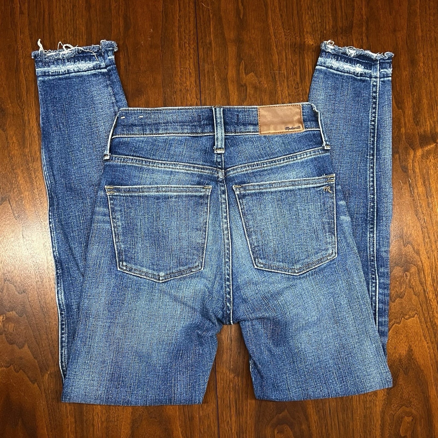 Madewell 9" High Rise Skinny Crop Jeans Sz 24 Medium Wash Distressed Raw Hem
