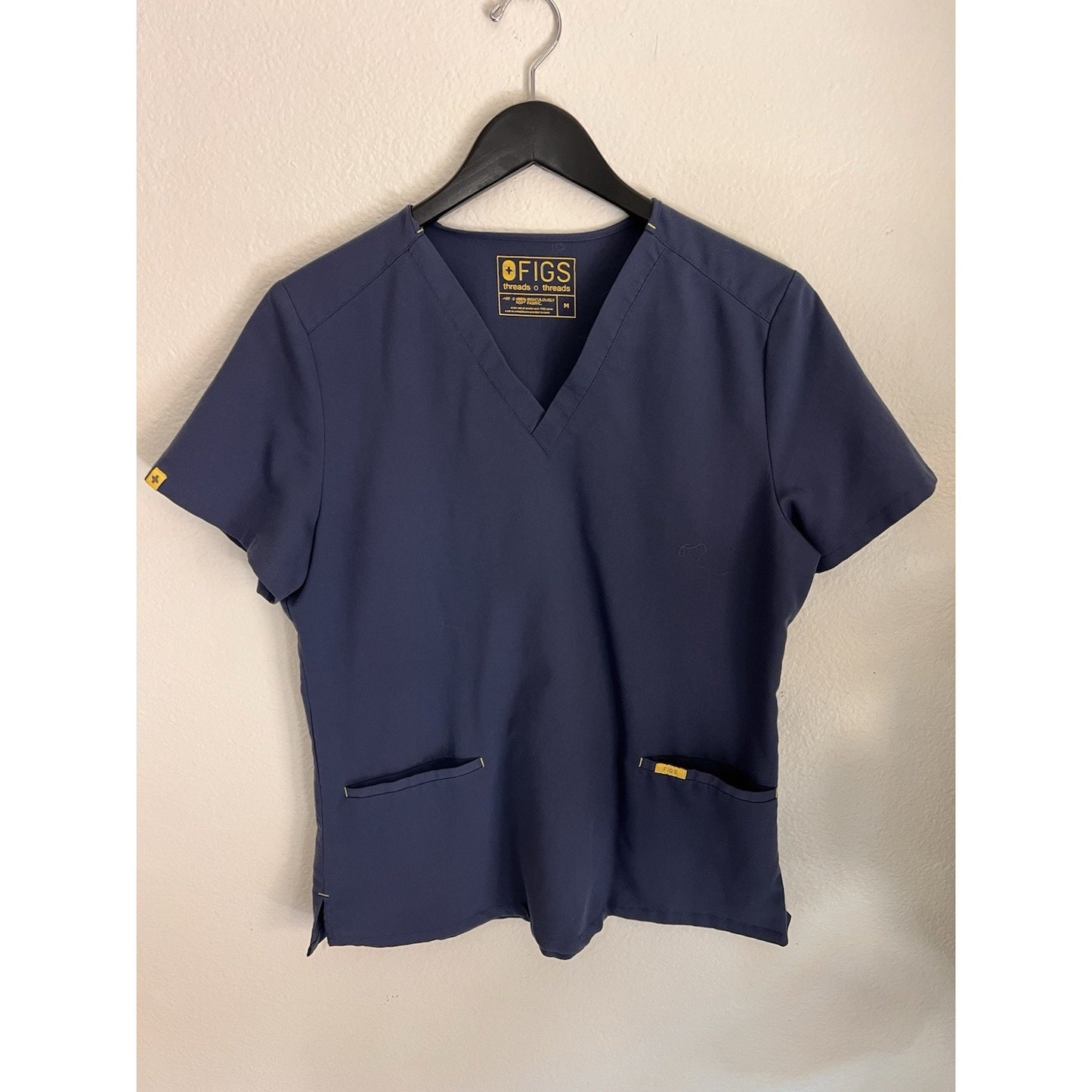 FIGS Catarina 3 Pocket Women’s Scrub Top Size Medium