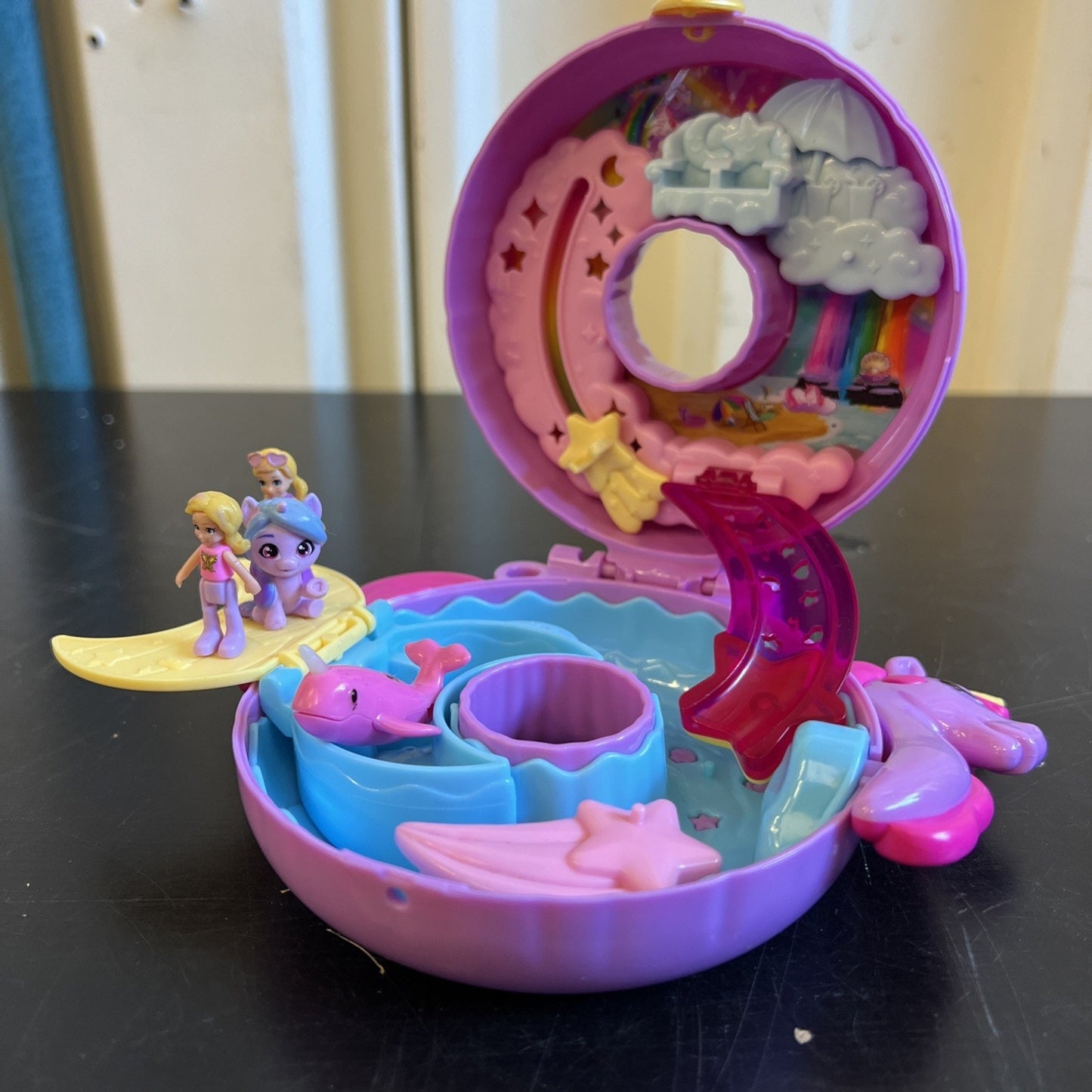 Polly Pocket Sparkle Cove Adventure Unicorn Floatie Compact Play Set w/ Figures