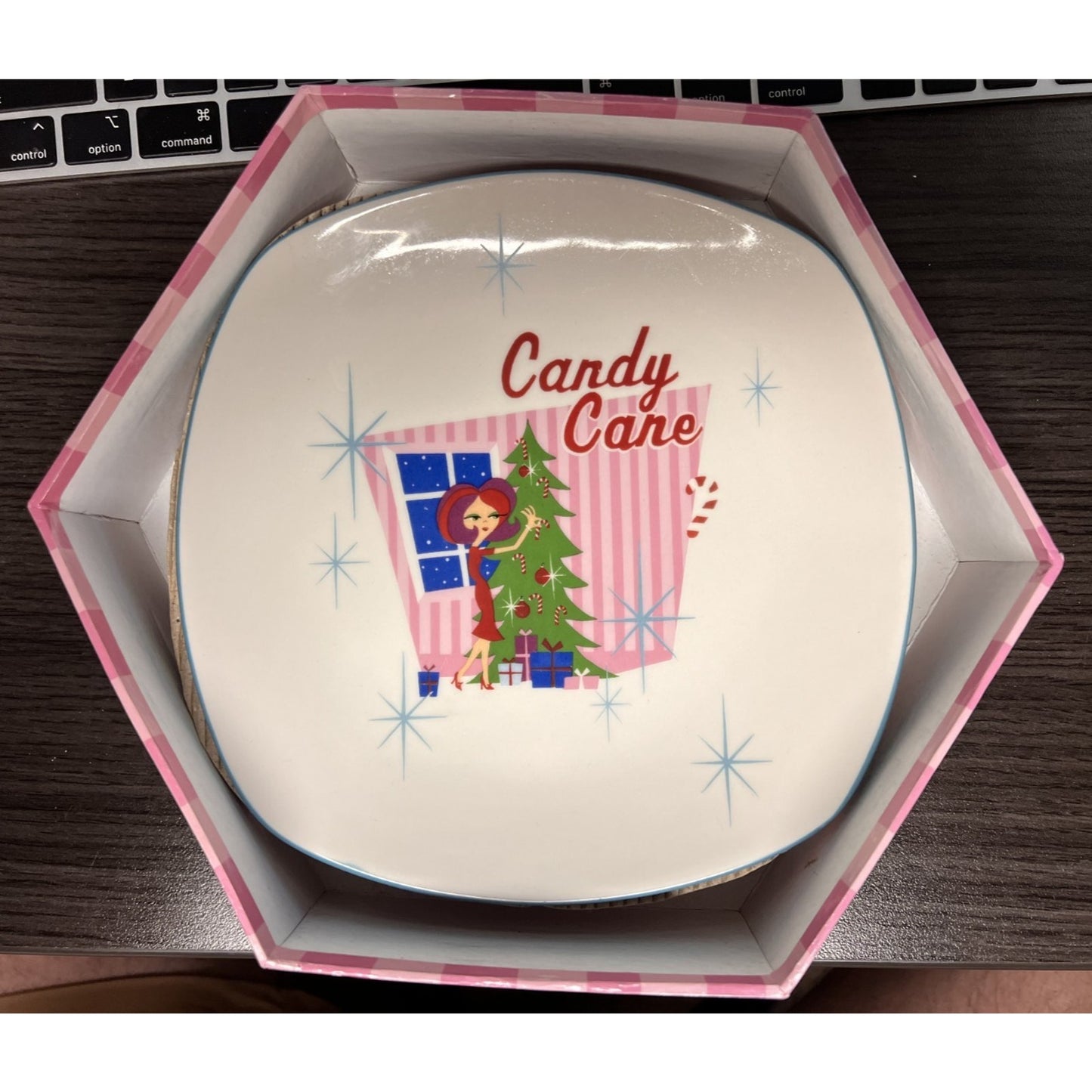 MCM Christmas Cuties Box Set of 4 Salad / Desert Plates by Sakura