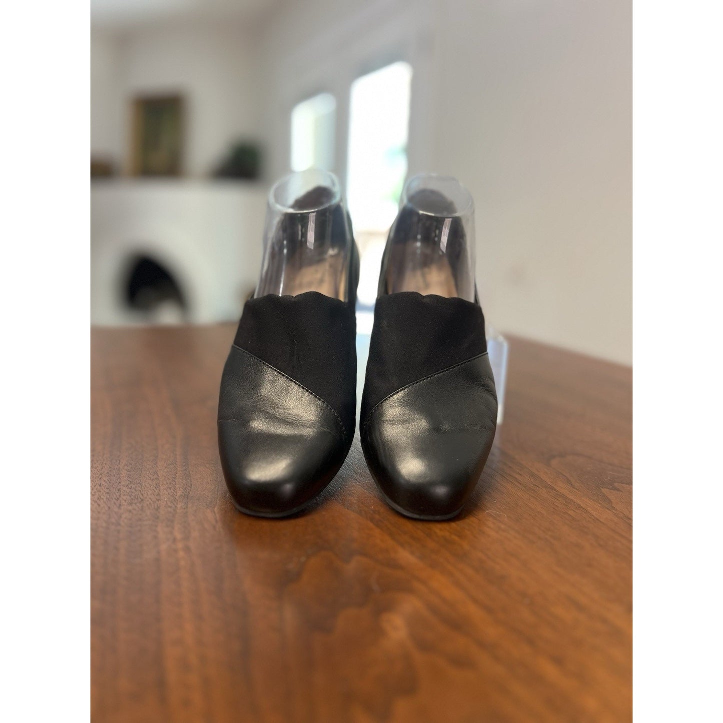 Clarks Collection Womans Black Leather Juliet Gem Slip On Shoes Size 38 / 7.5 US