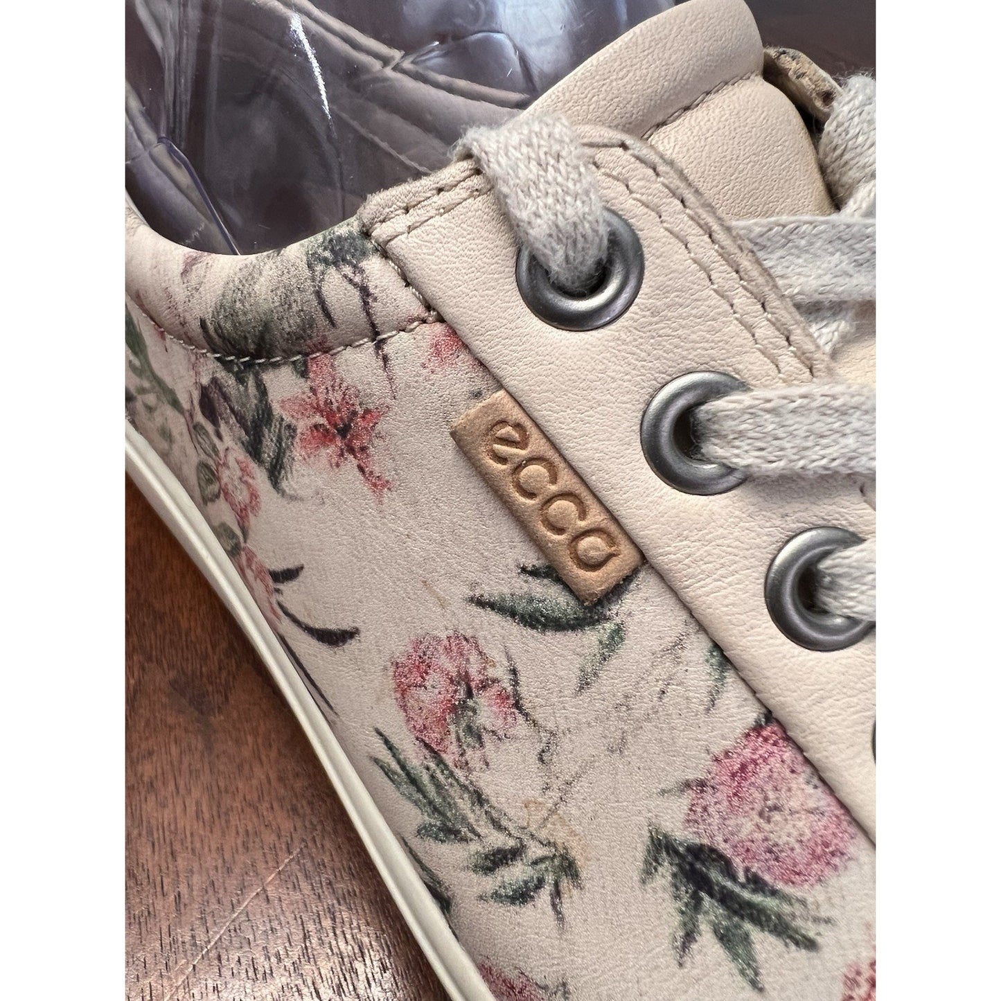ECCO Soft 7 Limestone Powder Floral Leather Lace Up Womens Shoes Size 8.5