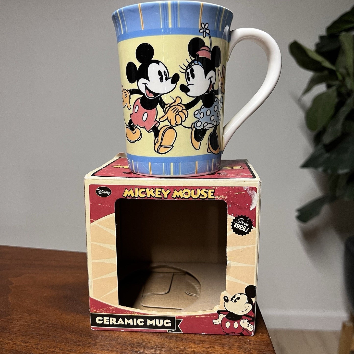 Vintage Disney Mickey Minnie Mouse Pluto Collectible Coffee Mug Cup Kcare Retro