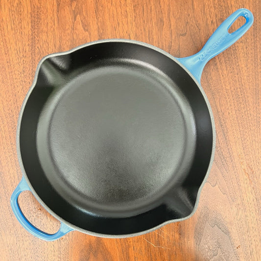 Le Creuset Signature Enameled Cast Iron 11.75” Skillet Marseille Blue Great Cond