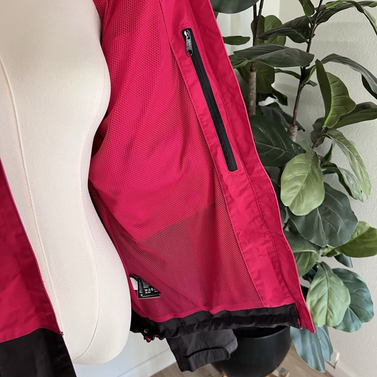 Helly Hansen Vancouver Rain Jacket (L) Women Coat Hooded Pink Colorblock Retro