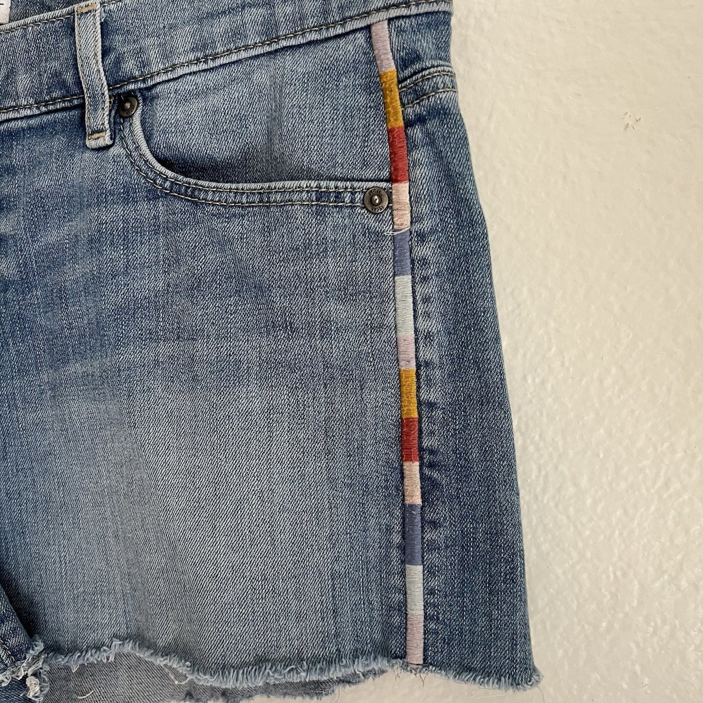 Ann Taylor Made And Loved LOFT 9/28 Denim Cutoff Jean Shorts Embroidered Raw Hem