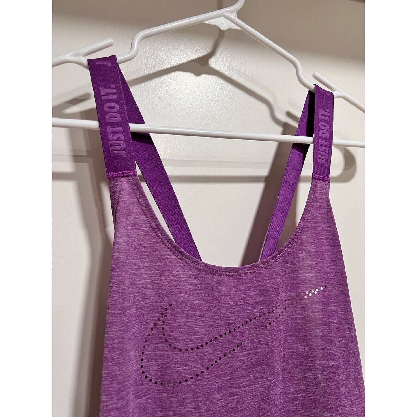 NWT (L) Nike Dri Fit Elastika Keyhole Tank Top Stay Cool Loose Fit Purple Womens