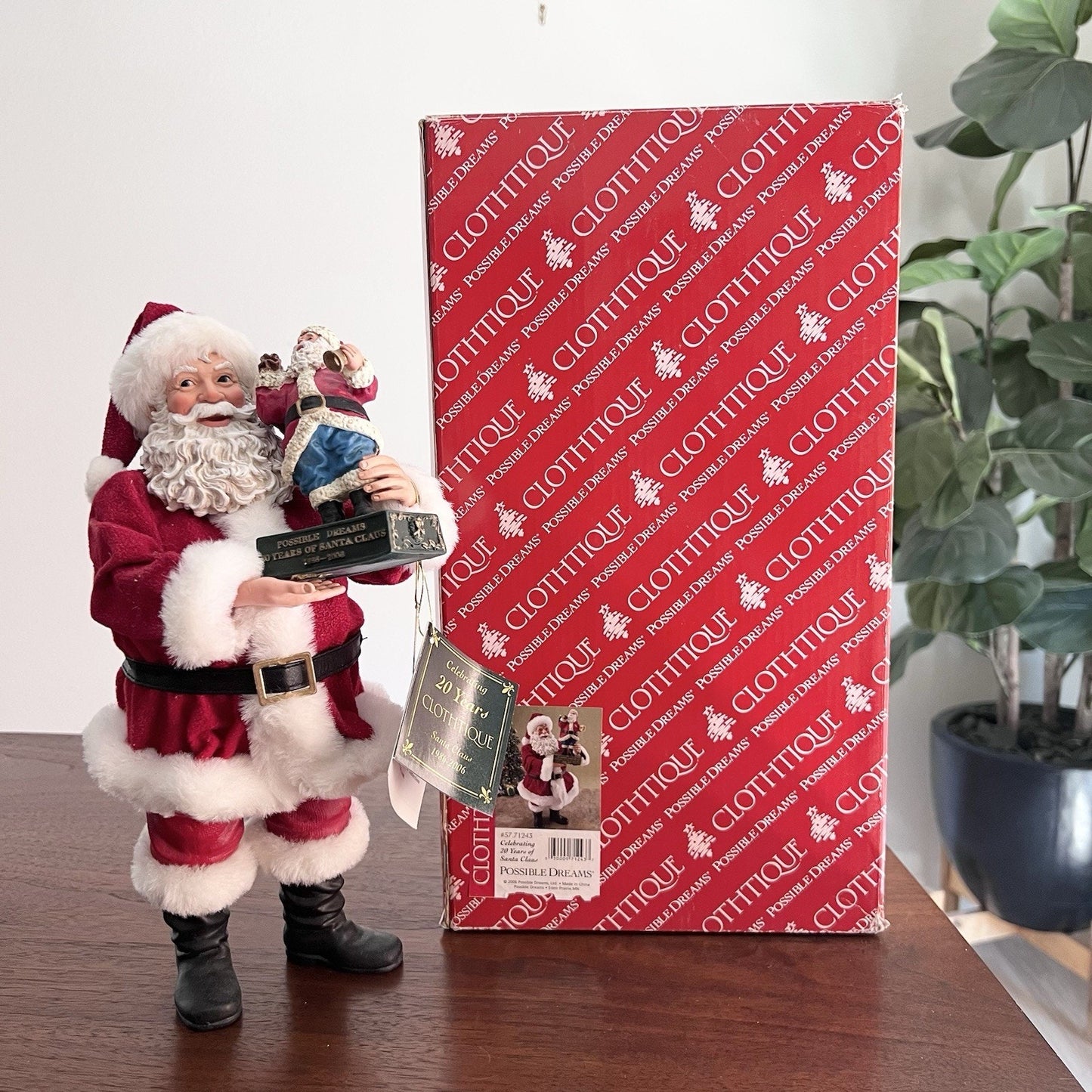 Dept 56 Clothtique Possible Dreams Celebrating 20 Years of Santa Claus 71243 Box