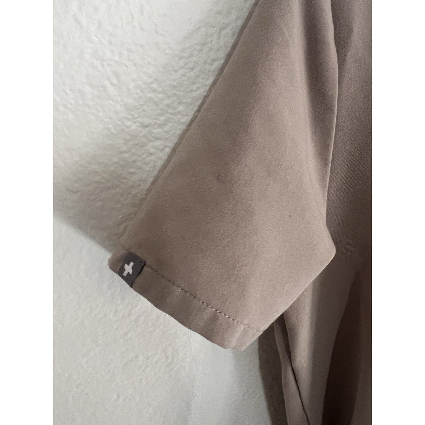FIGS Catarina 1 Pocket Women’s Scrub Top PO# 4994 Size Small Style# FW1000