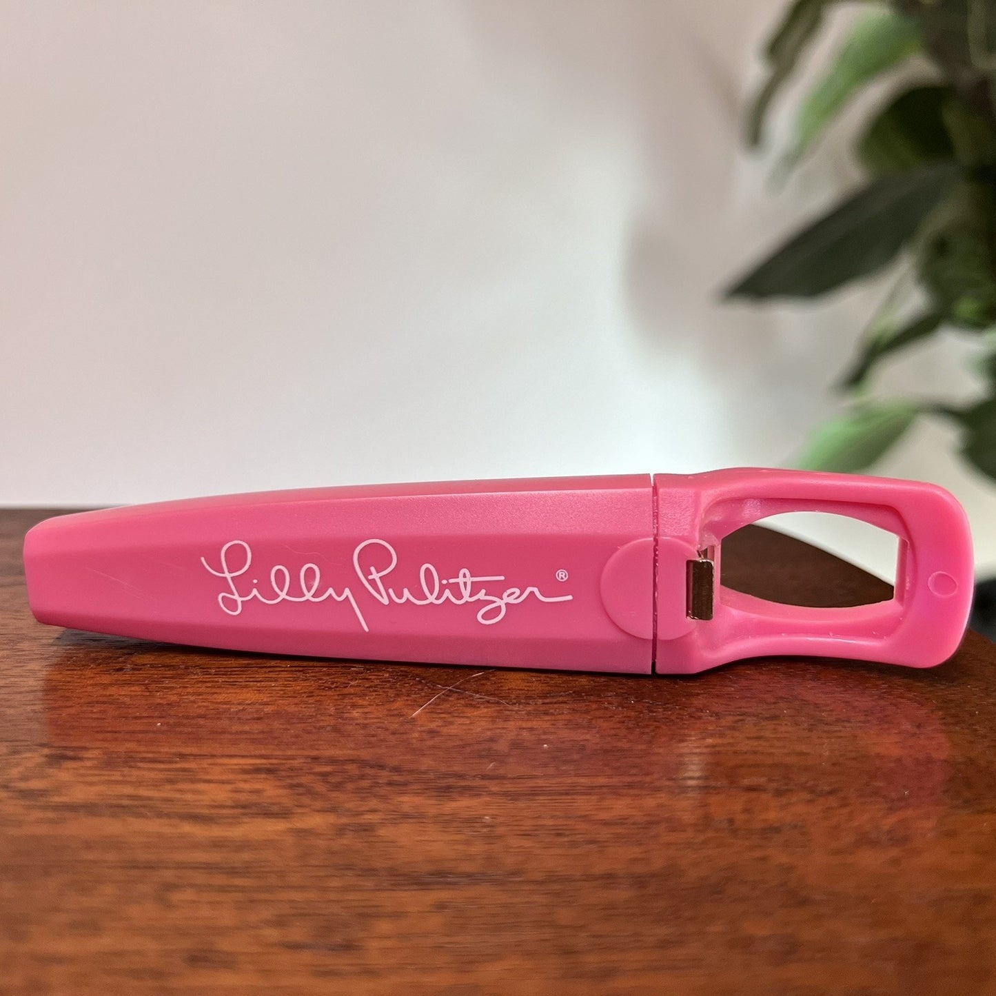 Lilly Pulitzer Pink Bottle Wine Opener Cork Screw Device Summer Vacation Beach