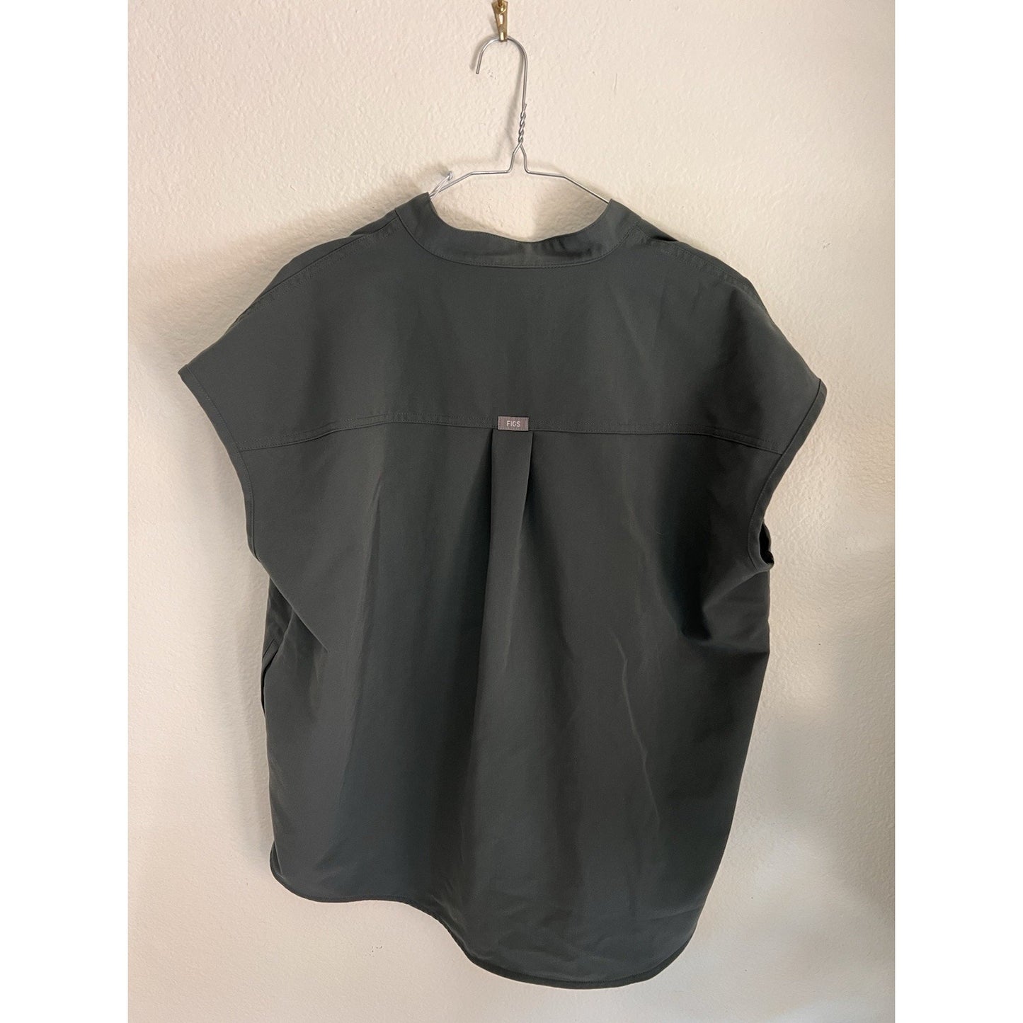 FIGS Rafaela Bonsai (L) 3 Pocket Women’s Scrub Top PO# 2491 Style# WXXSW1003