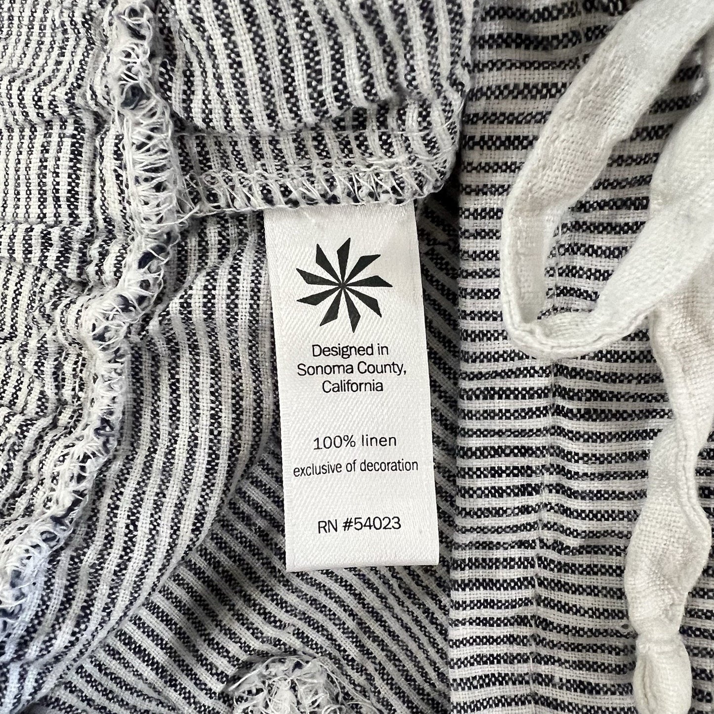 Athleta 100% Linen (6) Mid Rise Striped 30” Shorts Coastal Preppy 4” Inseam