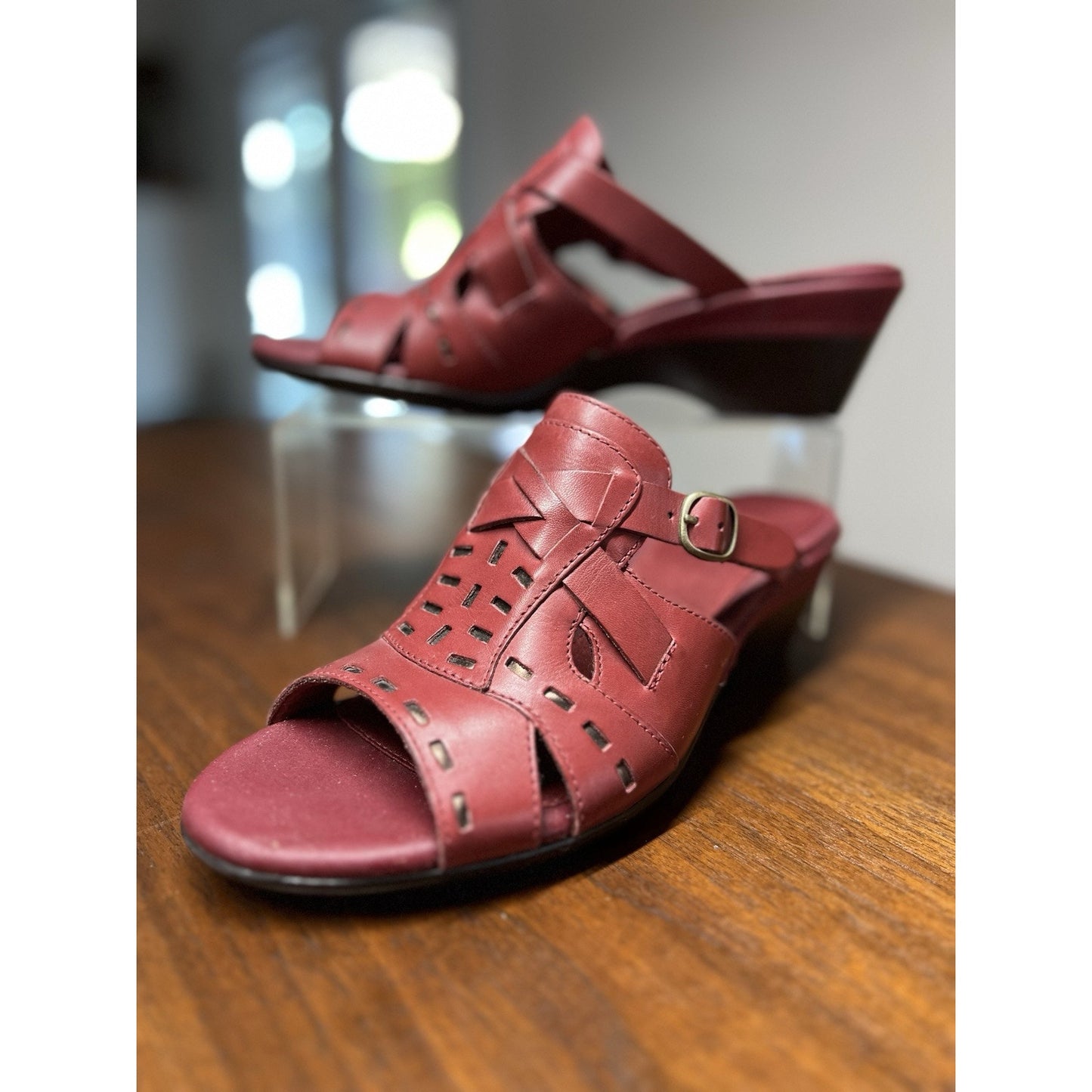 Clarks Bendables Bermuda Women’s Red Leather Wedge Sandal Size 8M