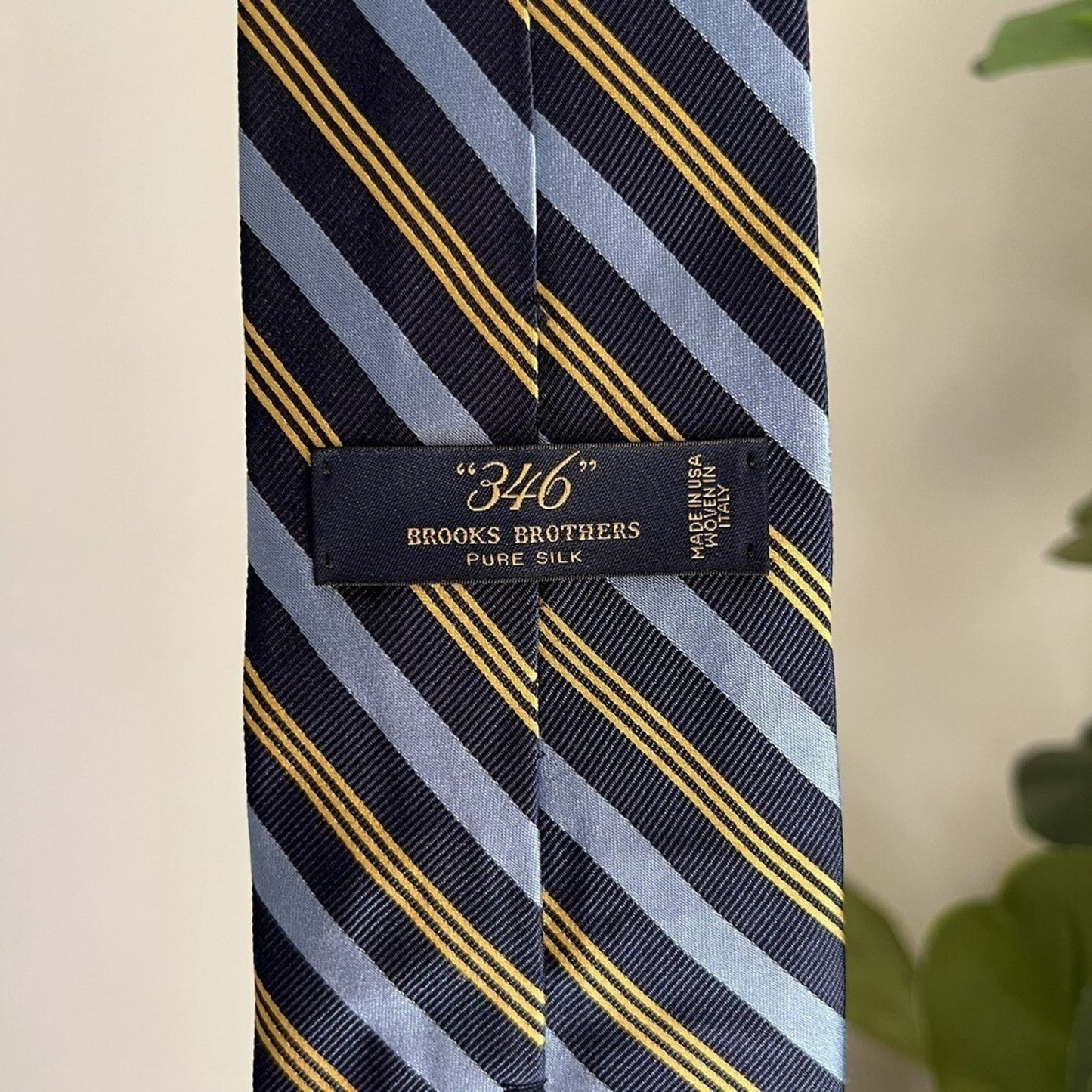 Brooks Brothers 346 100% Silk Tie Rep Stripe Navy Blue Gold Necktie Classic