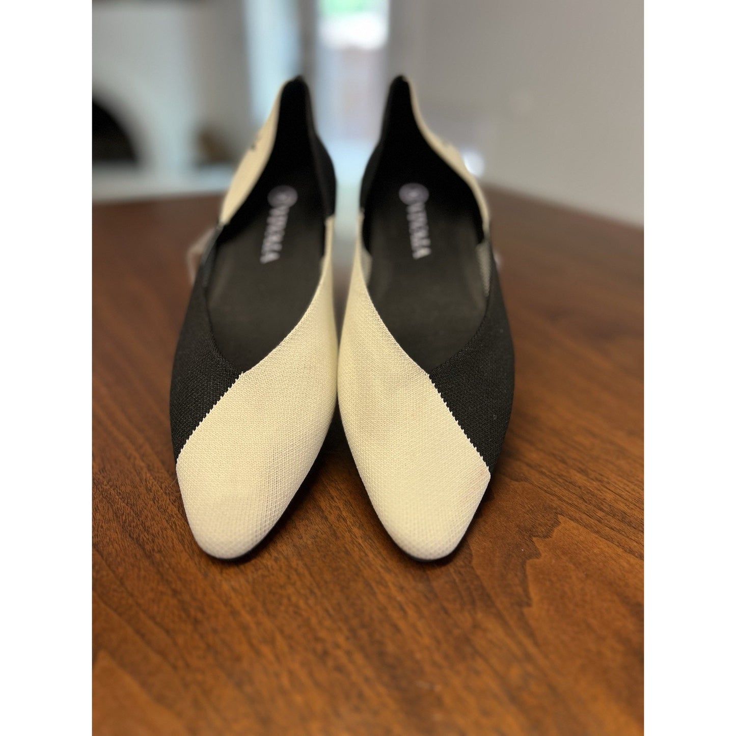 VIVAIA Valencia Womens Pointed Toe Knit Flats Black White Shoes Size 42 / 10 US