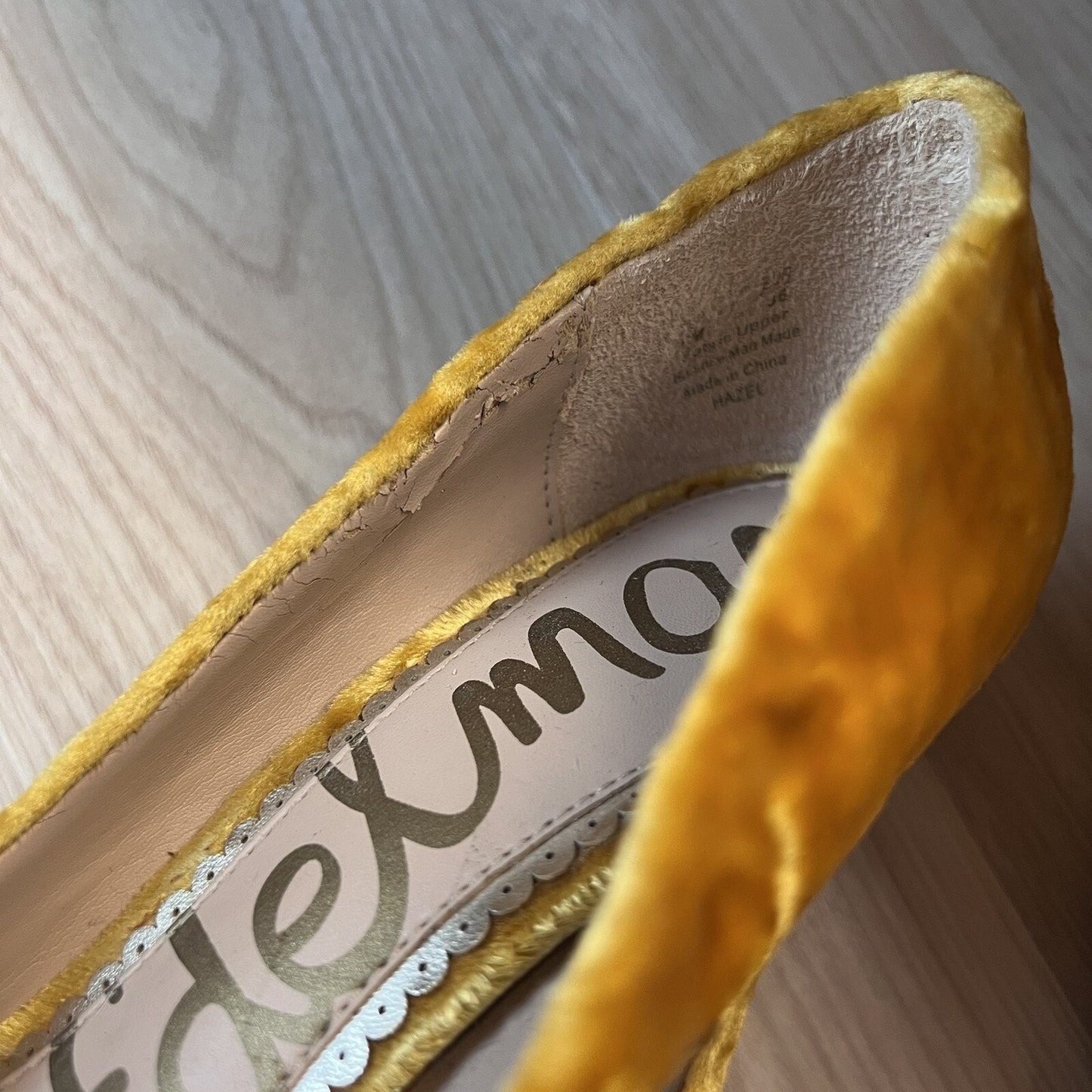 Sam Edelman “Hazel” Velvet 6M Pointed Toe High Heels Yellow/Gold Pump Stiletto