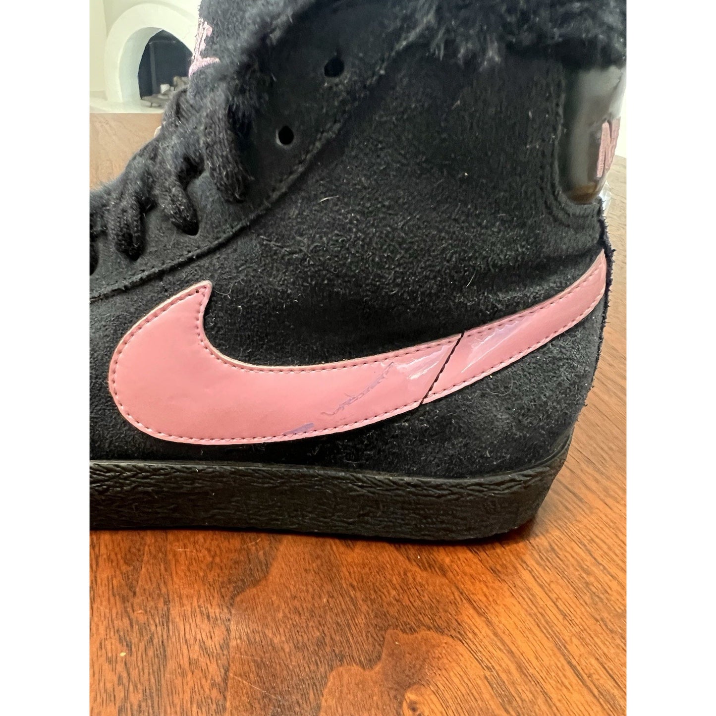 Nike Blazer Mid Boot Black Suede Perfect Pink Faux Fur Winter Girls Size 4.5 Y