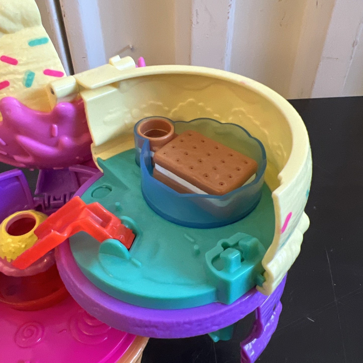 Polly Pocket Spin ‘n Surprise Compact Playset Ice Cream Cone Shape Playground