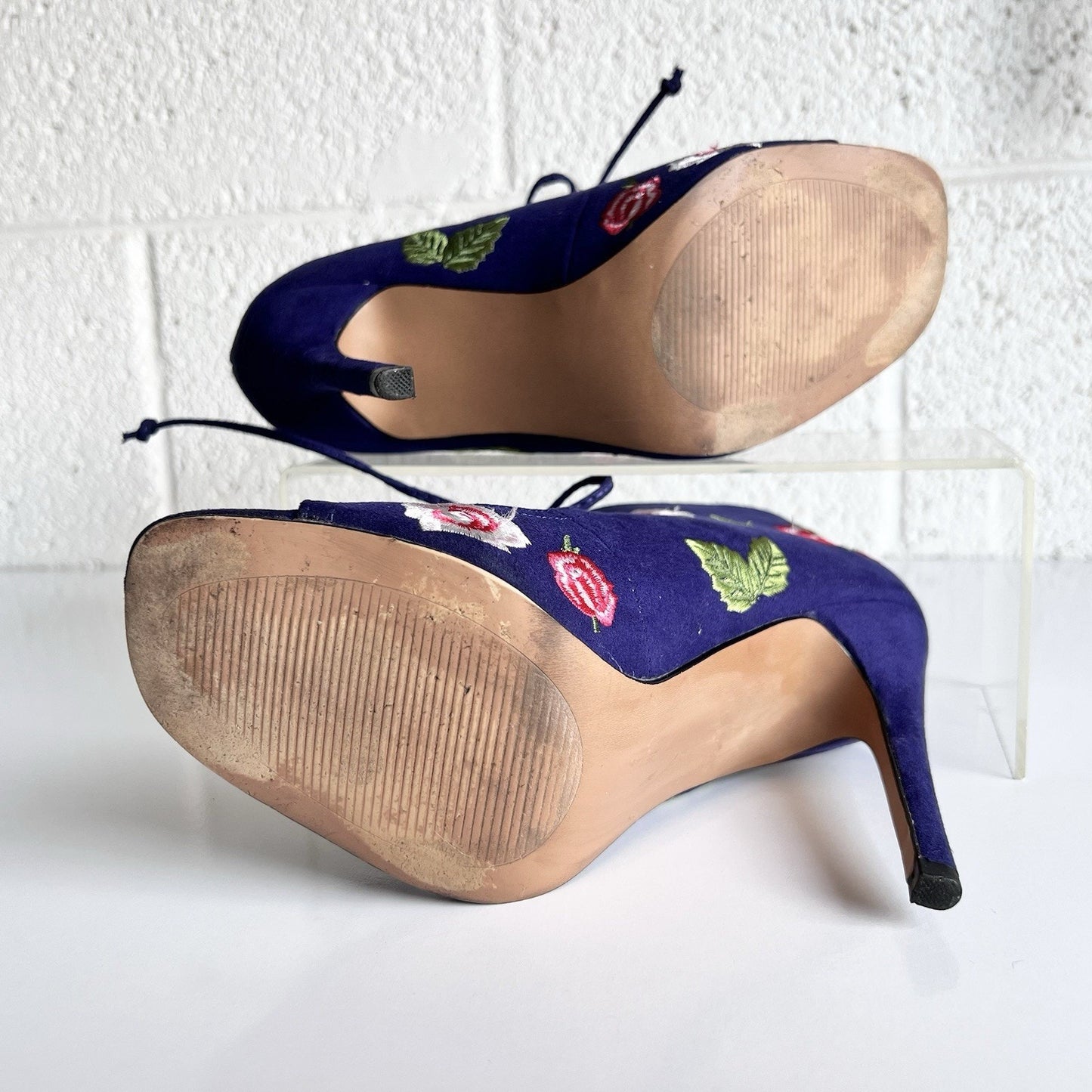 Betsey Johnson (7) Caroline Blue Embroidered Floral Pumps Heels Girly Feminine