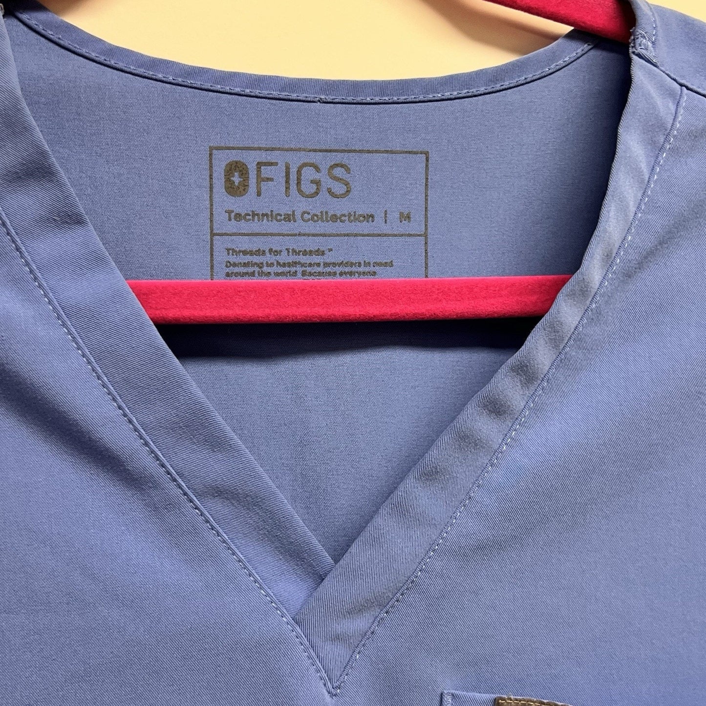 FIGS Women’s Catarina One Pocket PO#1500 Scrub Top #FW1000 Blue V-Neck Medical