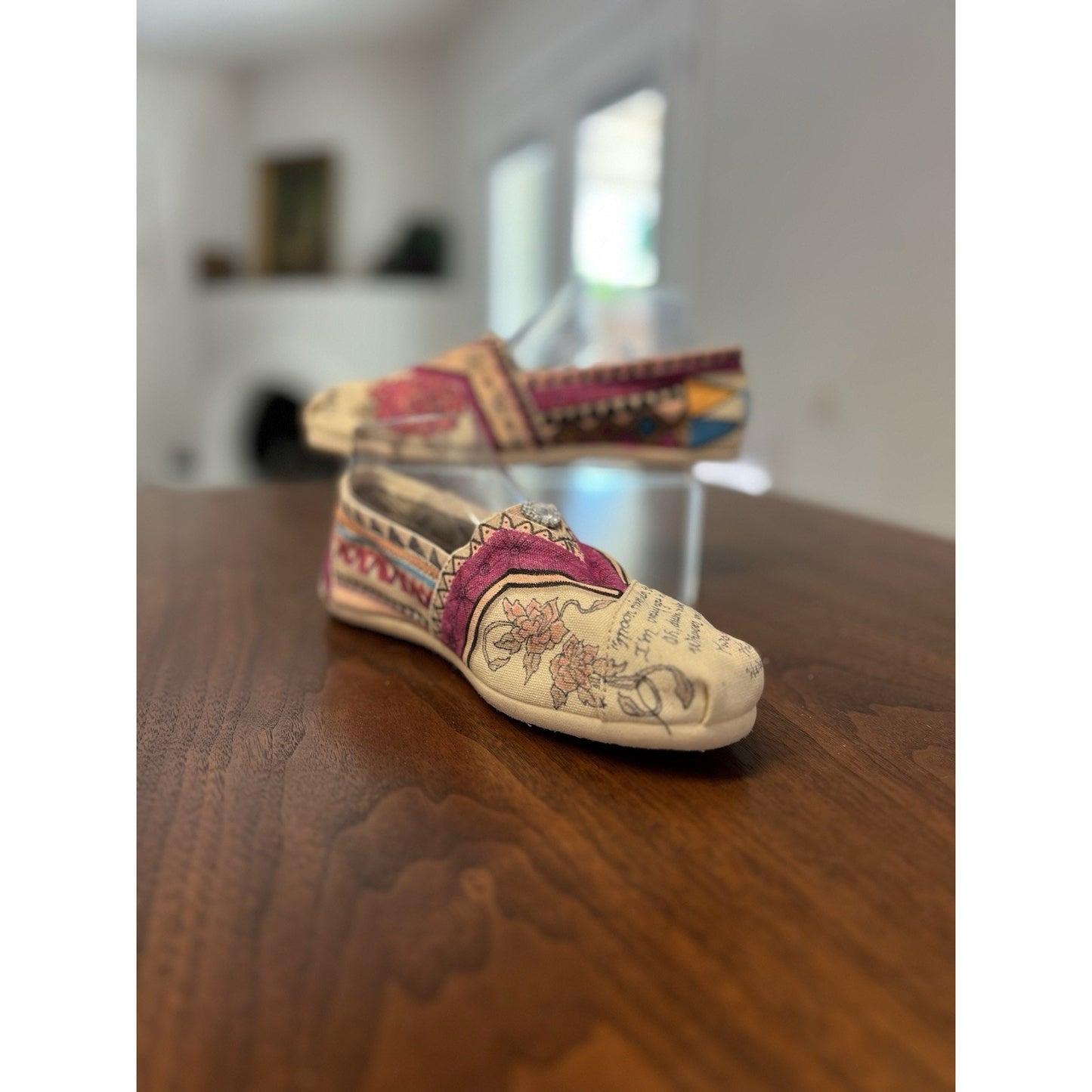 TOMS Custom 2013 Nurse Inspired No. 5 Design Womens Size 10 Slip-on Canvas Shoes