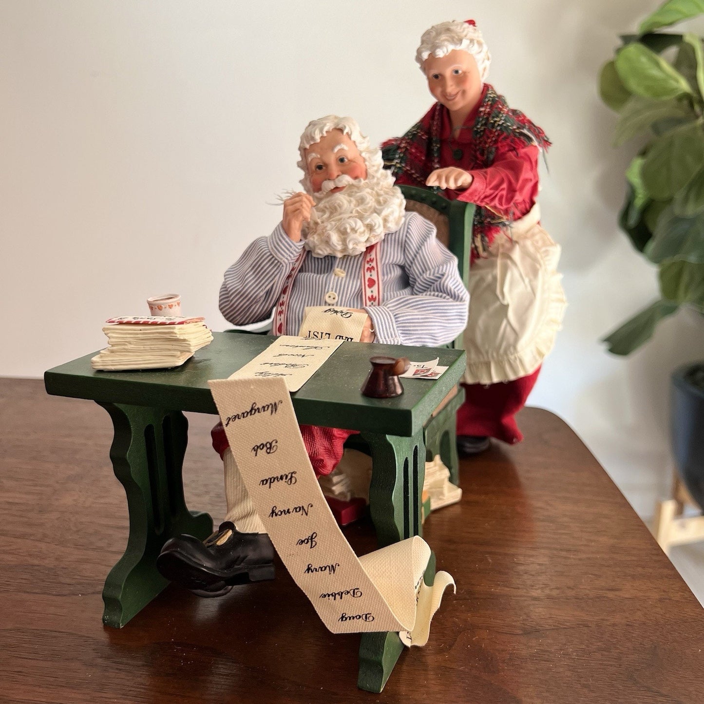 Dept 56 Everybody's Been Good Clothtique Possible Dreams 71245 Santa Christmas
