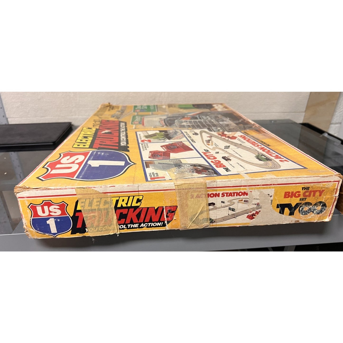 Vintage Tyco Electric Trucking Interstate US1 slot car Set #3210 W/ Slot Trucks