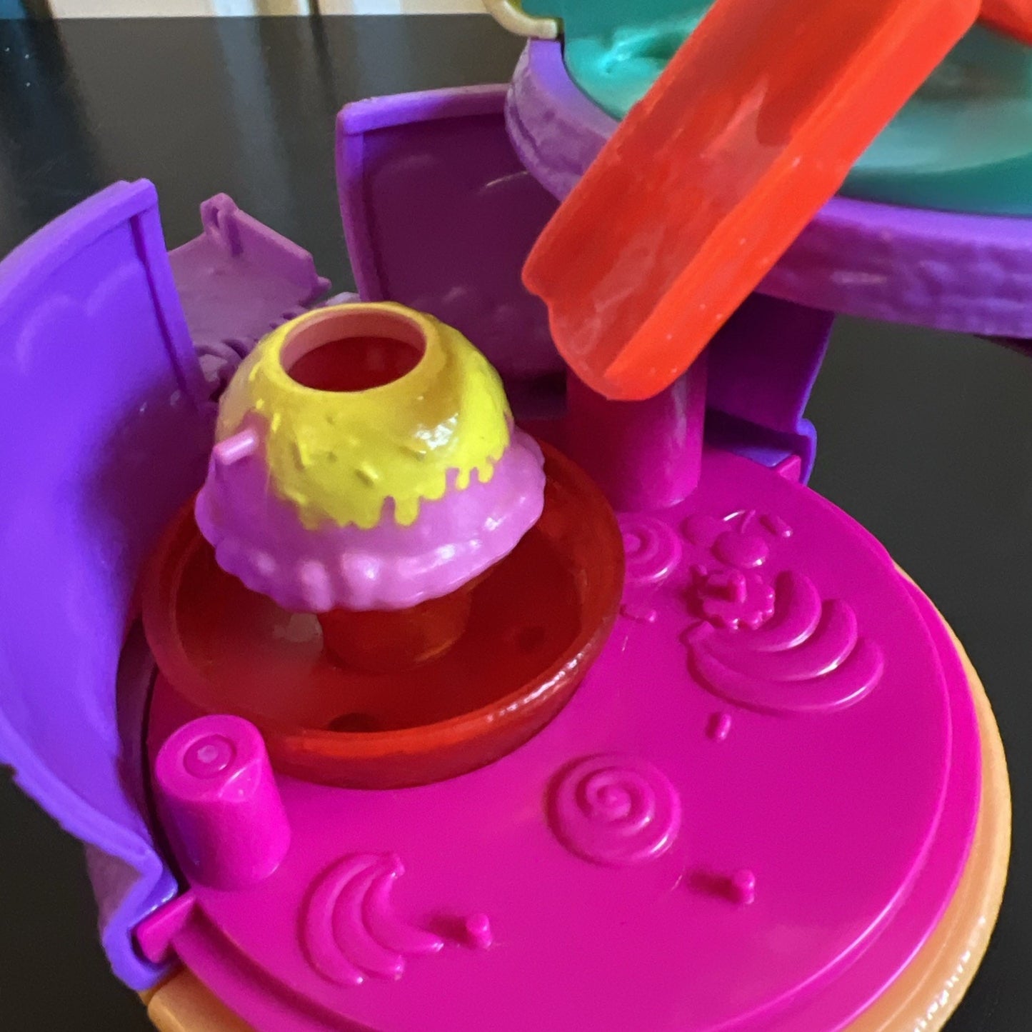 Polly Pocket Spin ‘n Surprise Compact Playset Ice Cream Cone Shape Playground