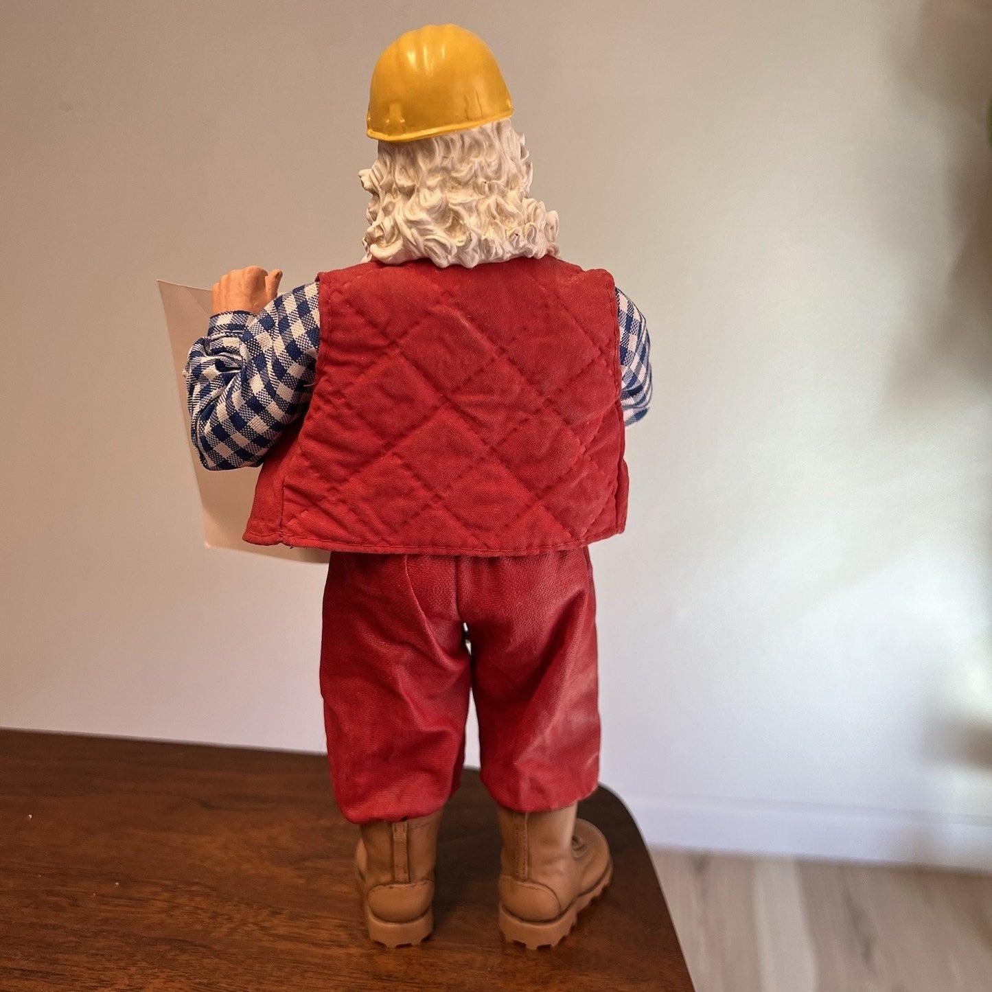 Dept 56 Possible Dreams Clothtique Extreme Makeover Toyshop Edition Santa 71189