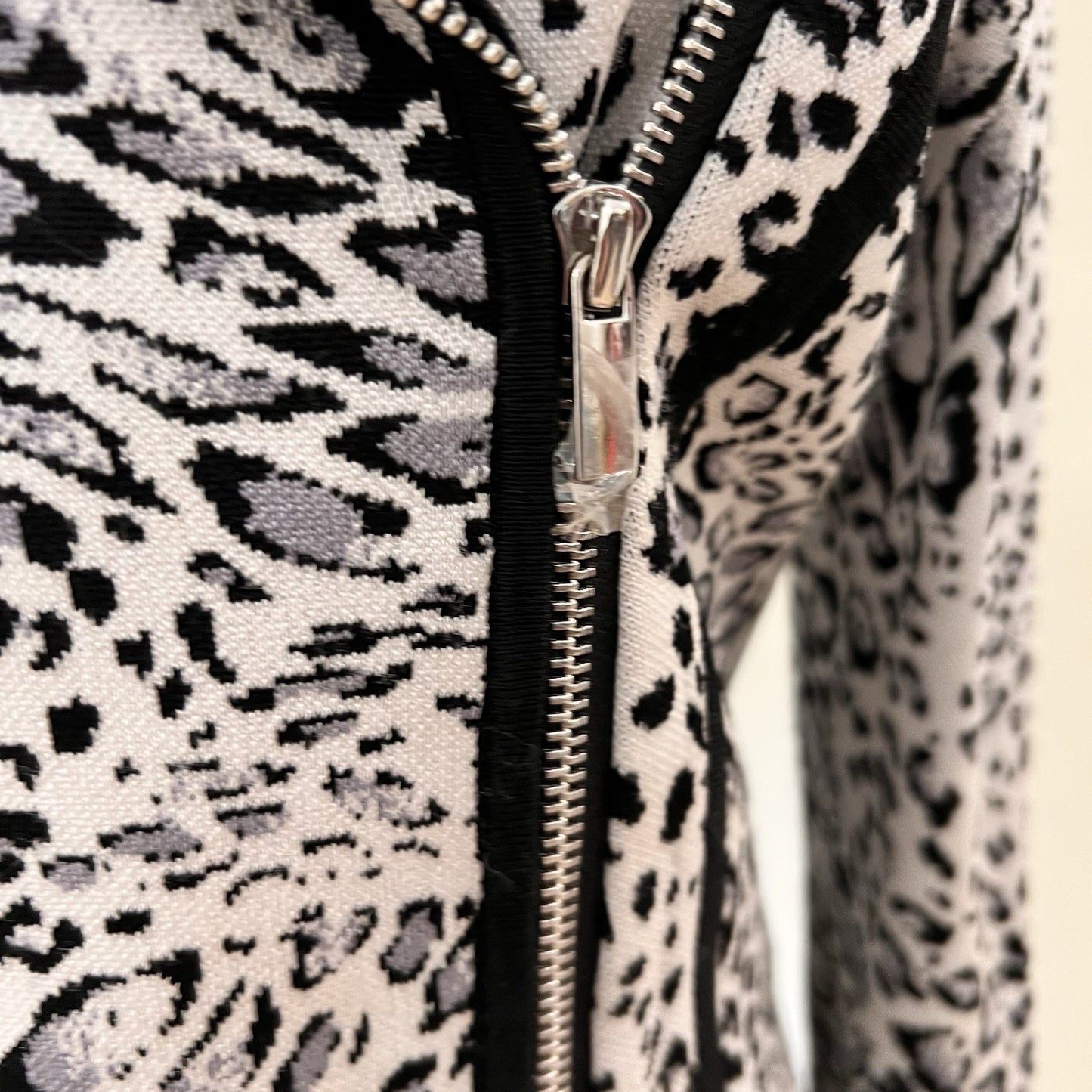 NWOT Y2K Caché Two Piece Skirt Set Leopard Print Moto Zip Glam Mob Wife Chic