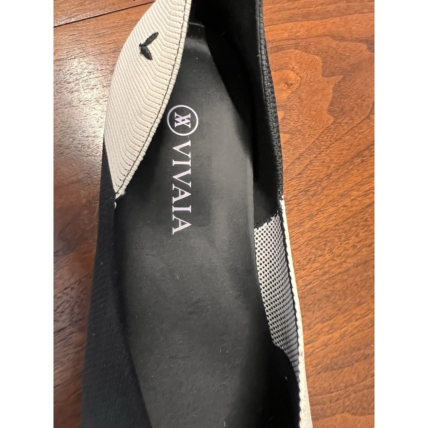 VIVAIA Valencia Womens Pointed Toe Knit Flats Black White Shoes Size 42 / 10 US