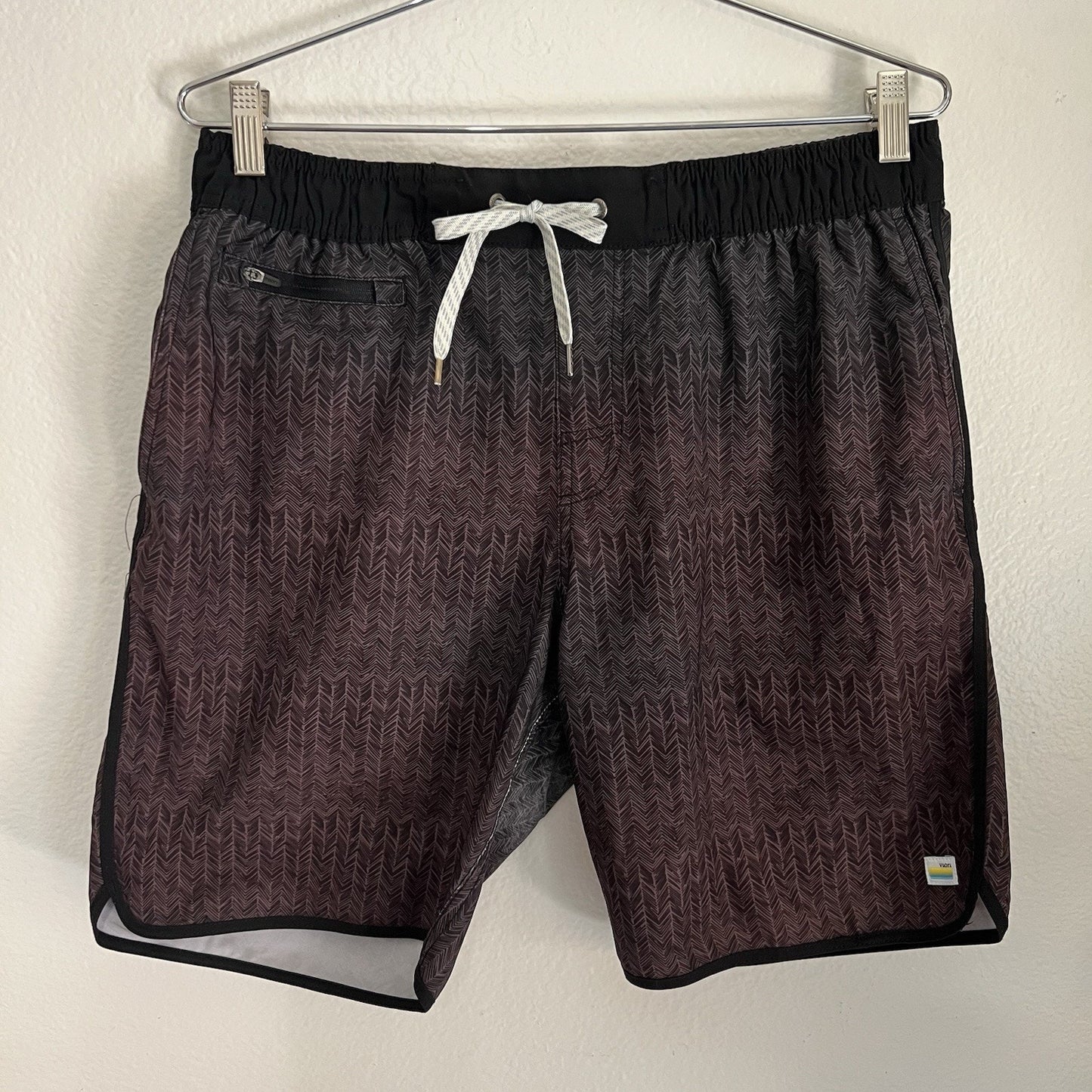 Vuori Banks Mens Shorts (L) 7” Inseam Drawstring Beach Casual Athleisure