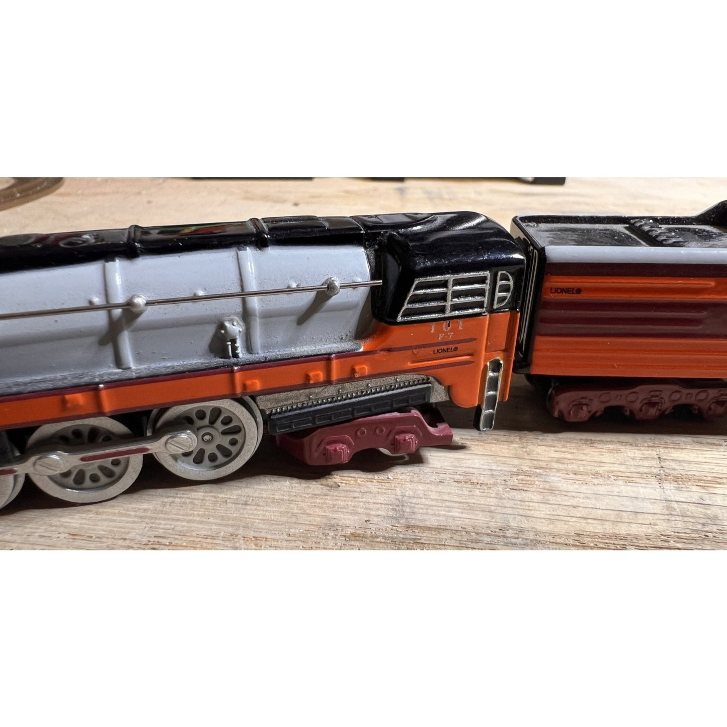 Vintage Hallmark Cards Keepsake 2004 Lionel Milwalkee Road Train Engine Diecast
