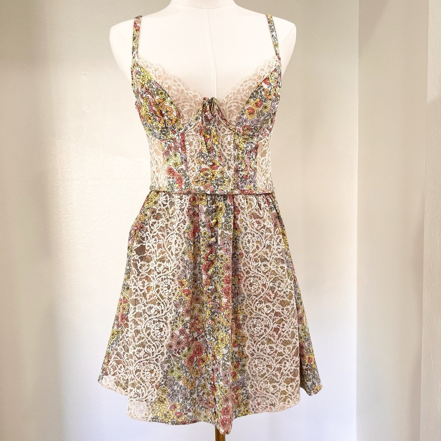 NWT For Love Lemons (M) Victoria’s Secret Esme Mini Dress Romantic Coquette Lace