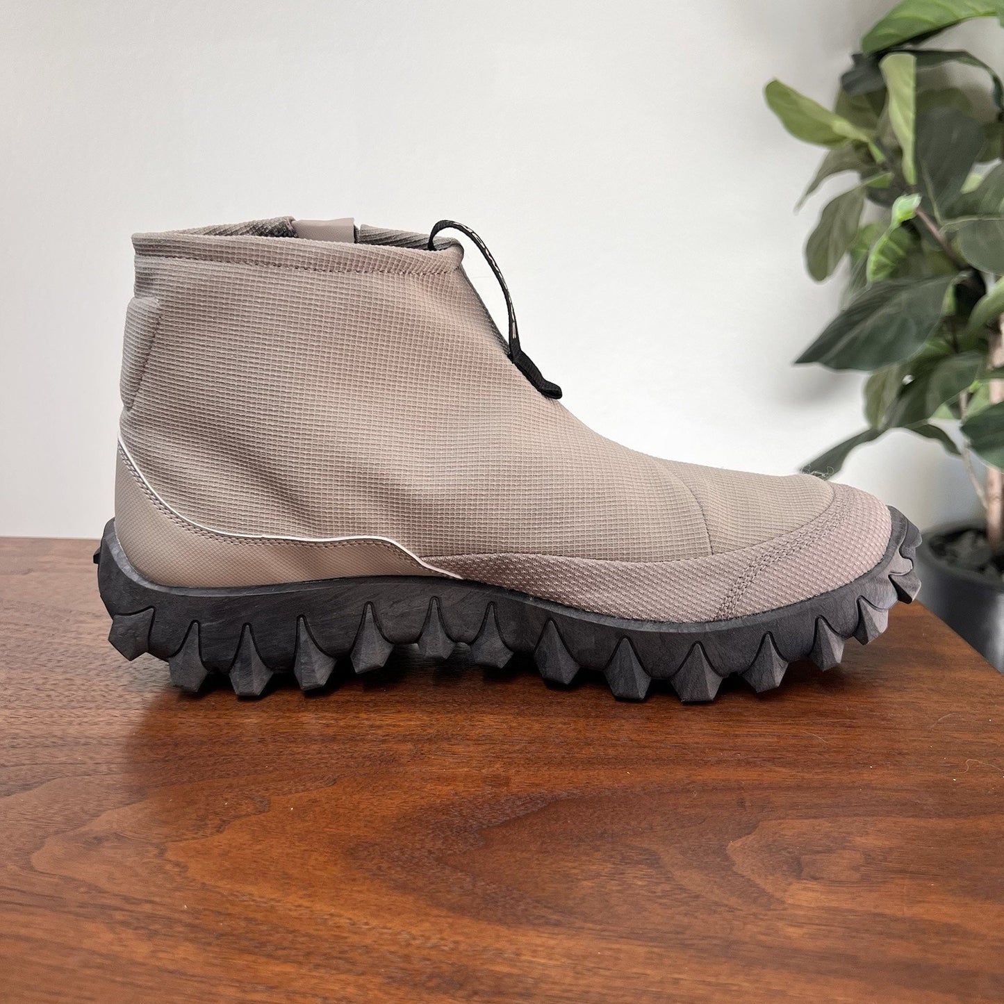 Salomon Snowclog Mid 11.5 Ultralight All Terrain Practically New Water Repellent