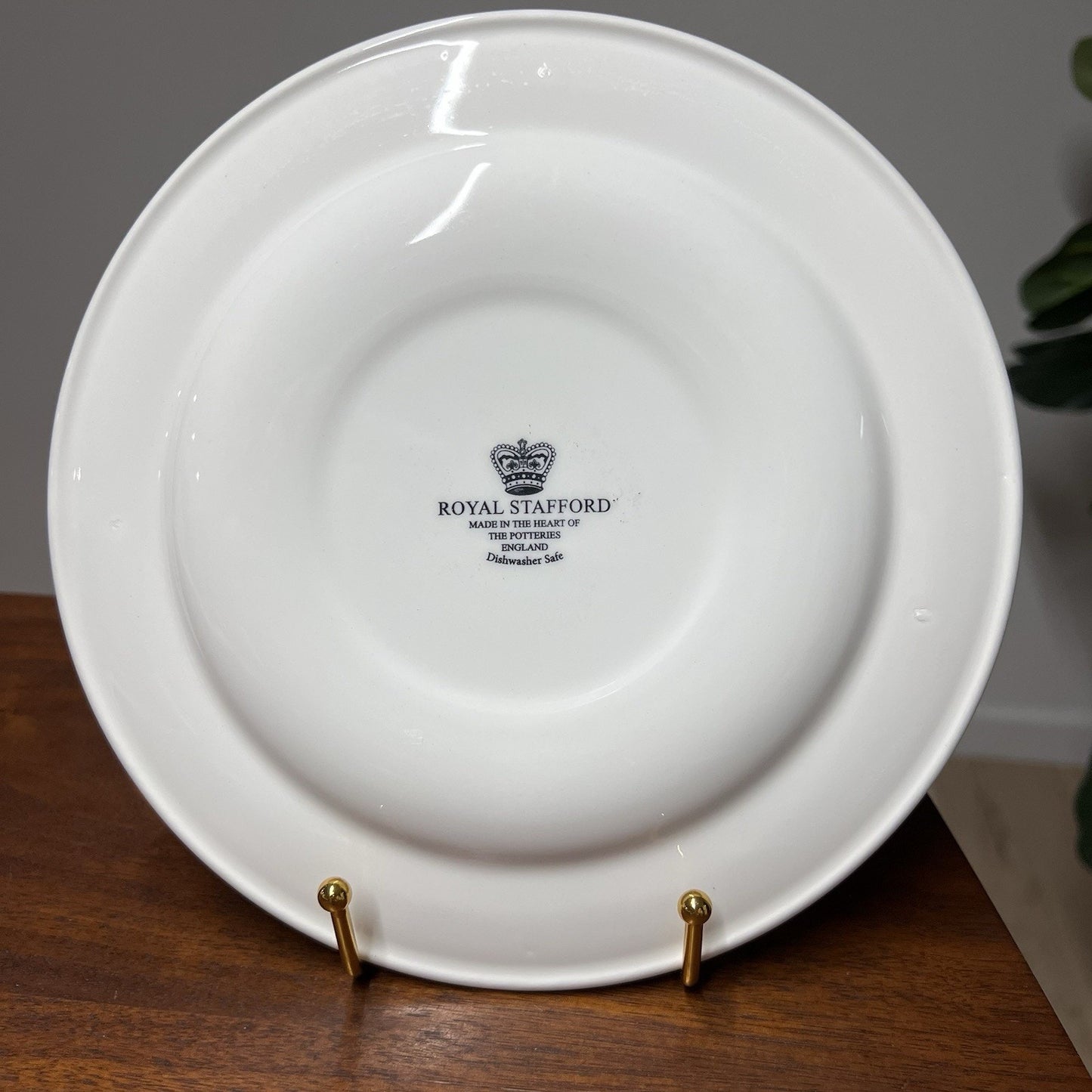 5 x Royal Stafford Plates Santa Sleigh Red Salad Dessert 8.5” Christmas Holiday