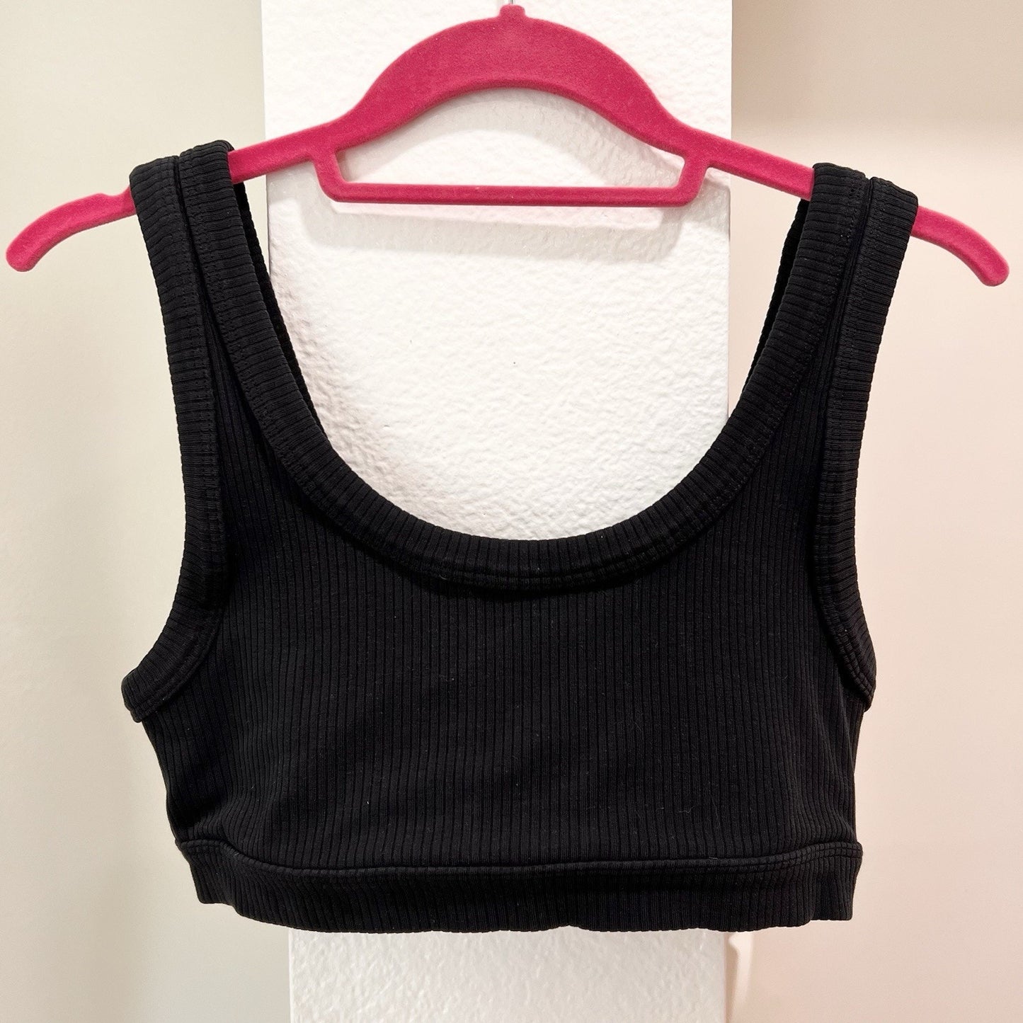 ALO YOGA Wellness Bra (S) Ribbed Black Crop Wide Strap Full Coverage Cups