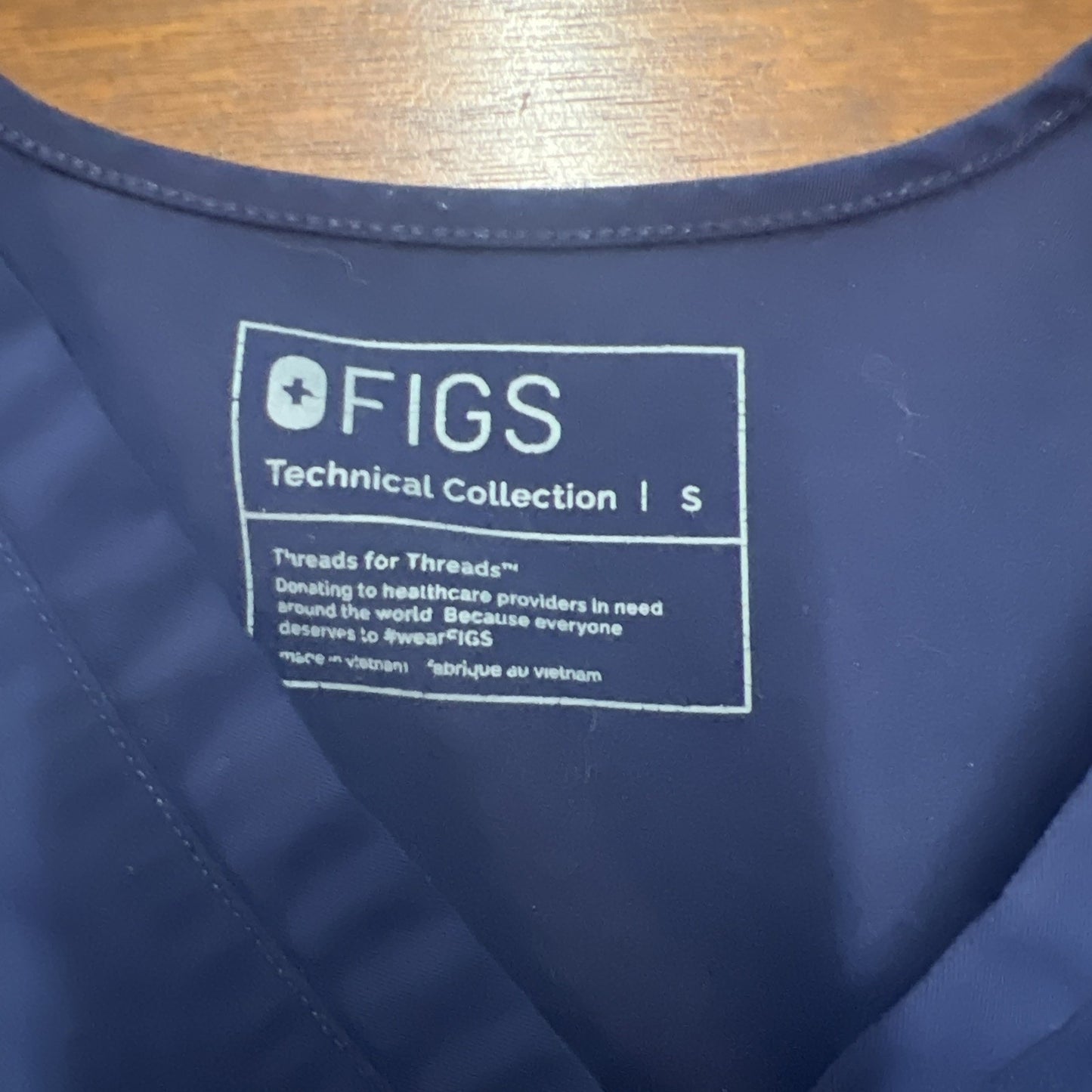 FIGS Casma 2 Pocket Women’s Scrub Top PO# 1616 Size Small Style# FW1100