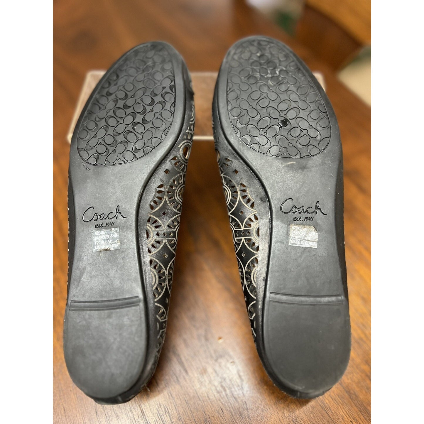 Coach Women's Flat Shoes Lace Design Black Leather Size 8.5 Style A2045 Daffodyl