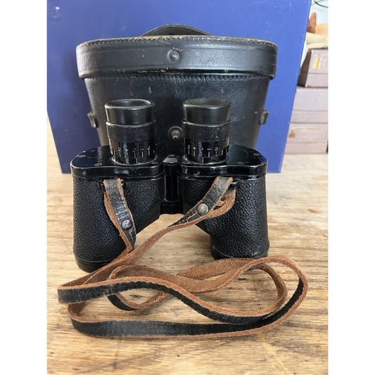 U.S. Navy BUSHIPS MK XXXIII MOD.0. UNIVERSAL CAMERA CORP 1943 WITH CASE