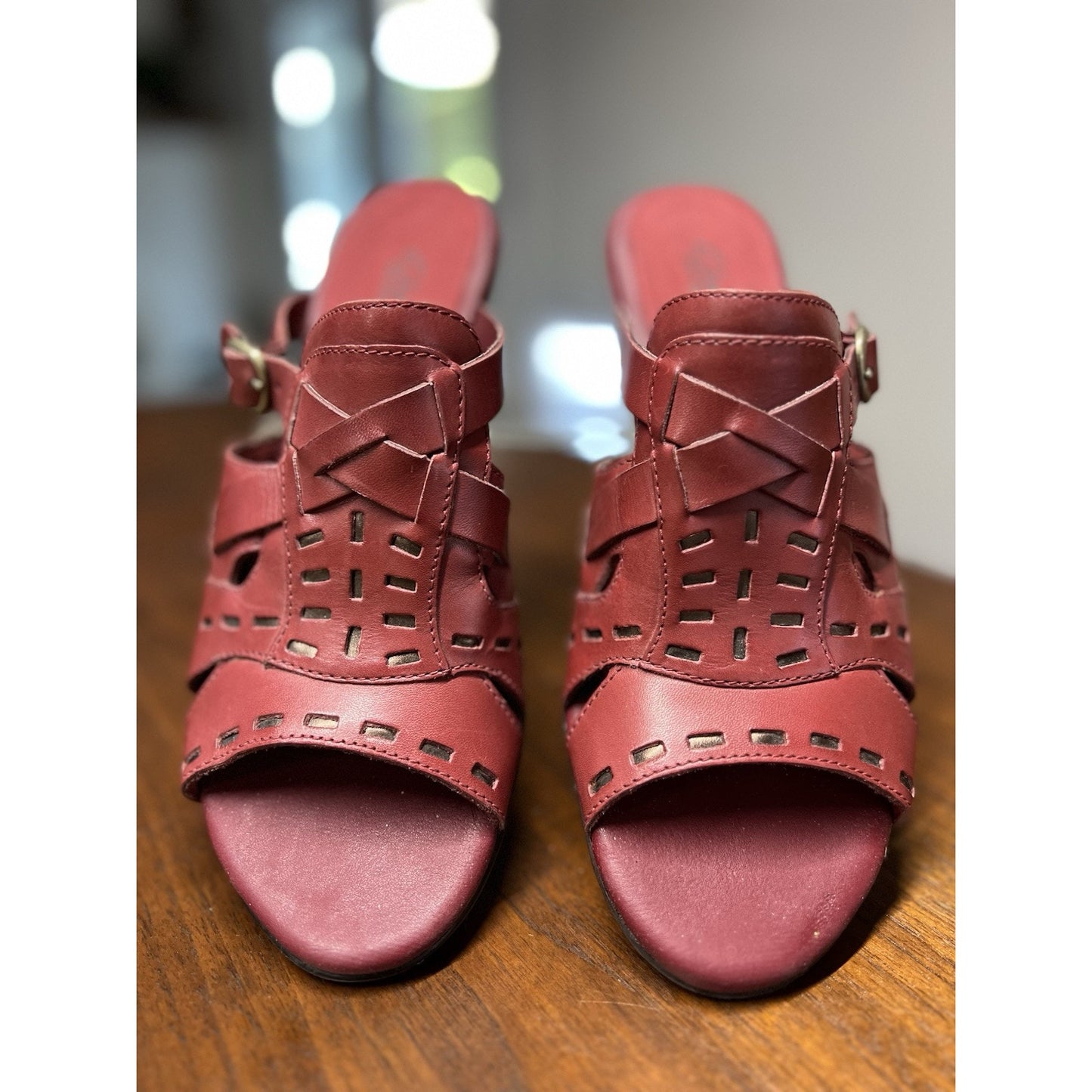 Clarks Bendables Bermuda Women’s Red Leather Wedge Sandal Size 8M