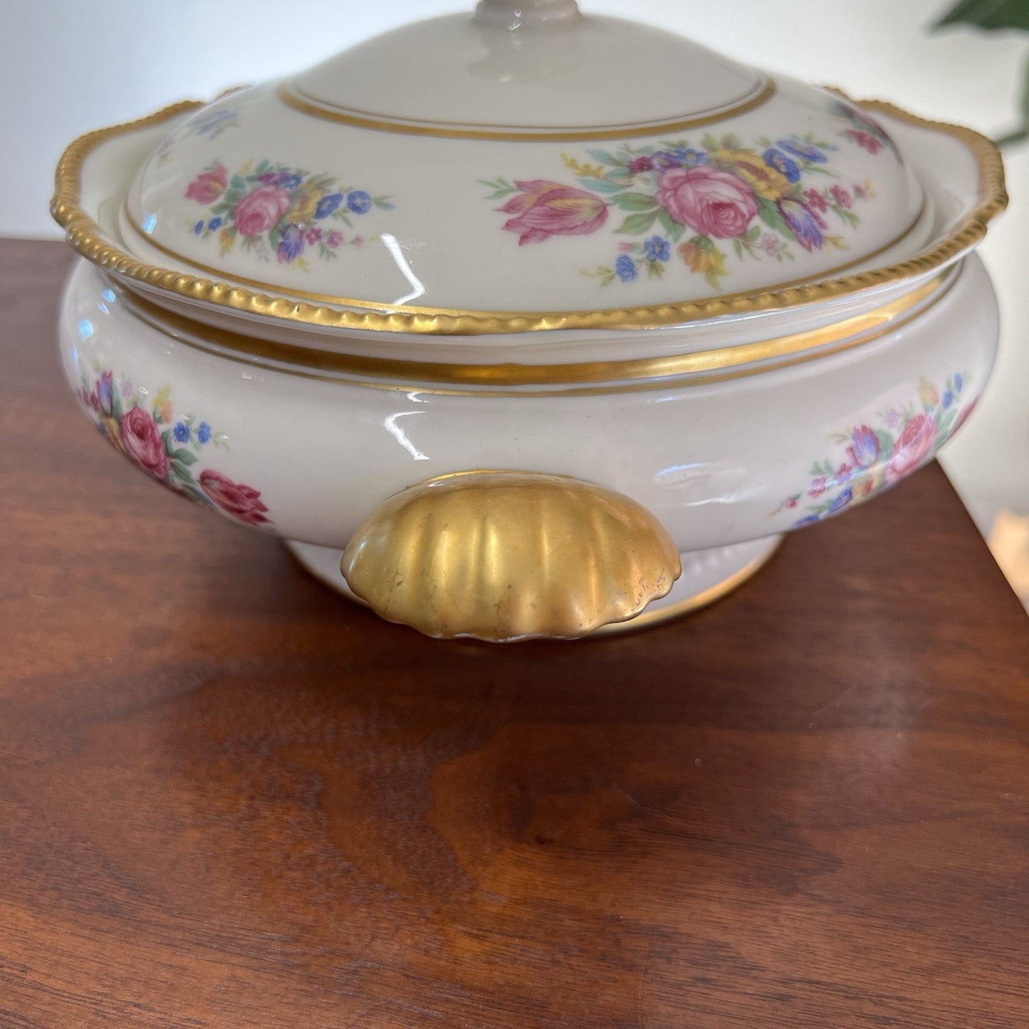Castleton Rose Bone China Covered Vegetable Soup Serving Bowl Lid Romantic *READ