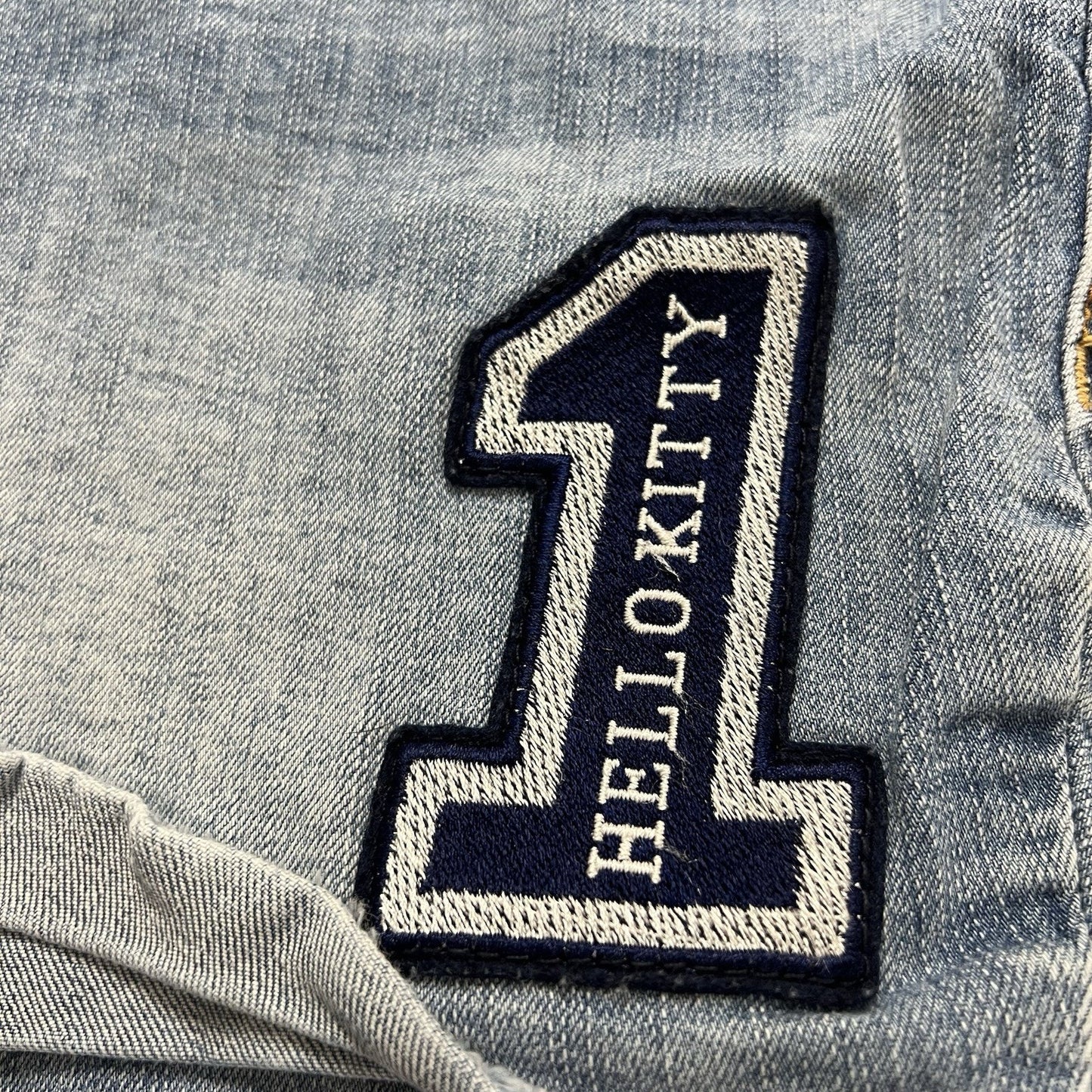 Hello Kitty Torrid Denim Jean Shorts Plus Size 24 Distressed 44” Stretch Patch