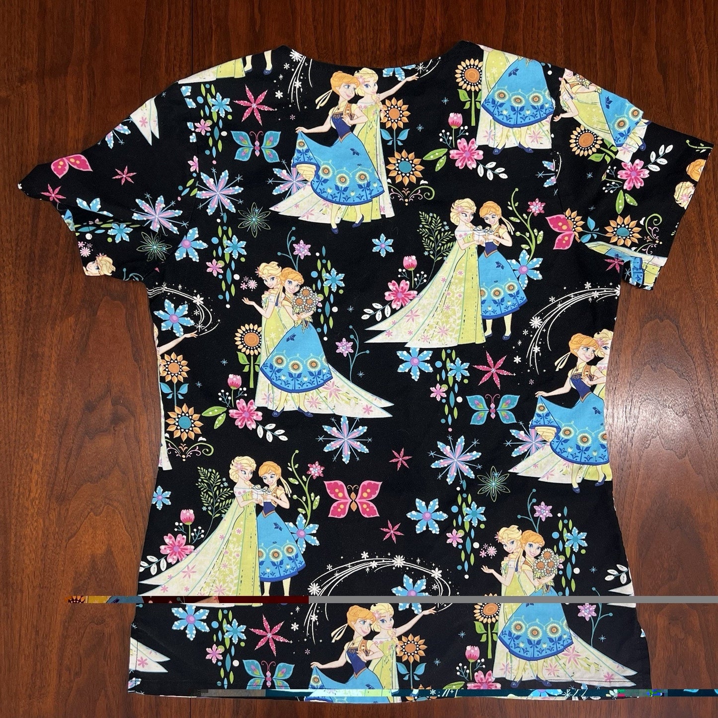 Frozen Elsa (S) Women Scrub Top Disney Tooniforms 6802C AOP V-Neck