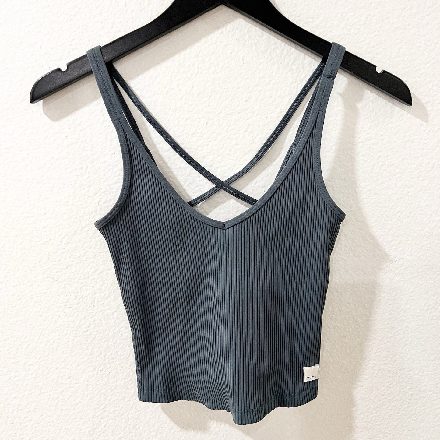 Vuori XS Rib Knit Crop Tank Workout Top “Stone” Shelf Bra Strappy