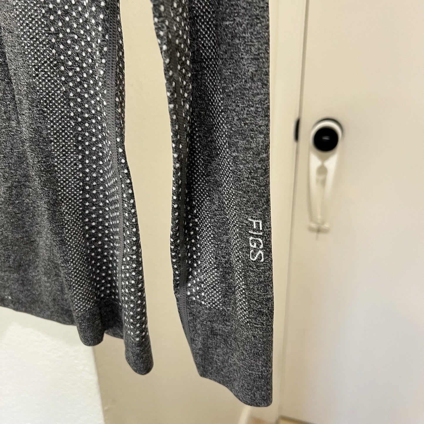 Figs Salta Seamless 1/4 Zip Longsleeve (S) Underscrub Graphite Gray Mock Neck