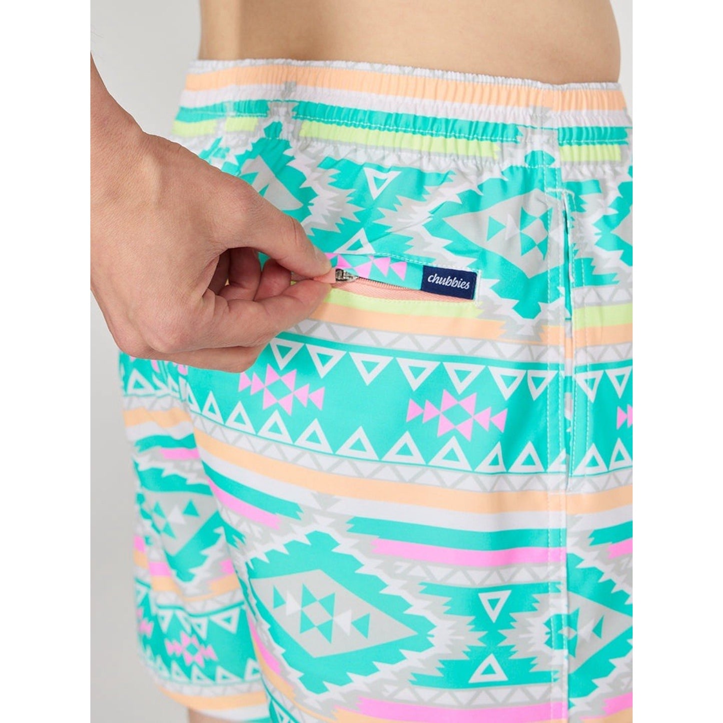 Chubbies (M) En Fuego 5.5” Swim Trunks Neon Aztec Print Brief Liner Retro 90s