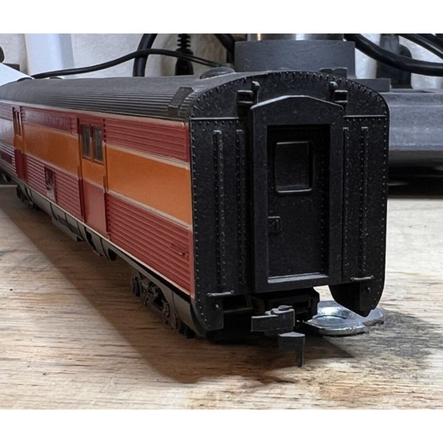 Vintage Bauchman Southern Pacific Daylight Smooth-Side Baggage Train Car