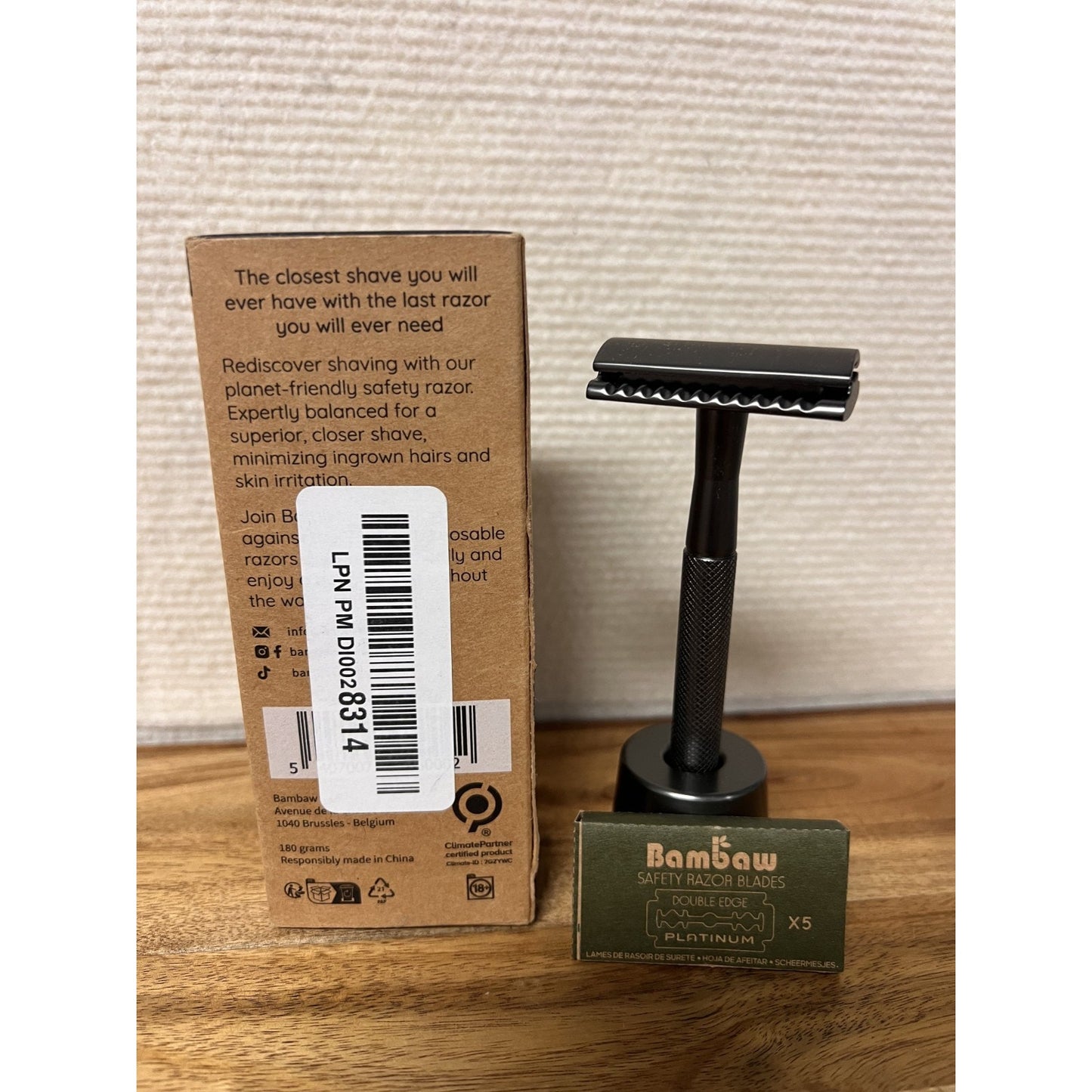 NIB Bambaw Black Metal Safety Razor with Stand