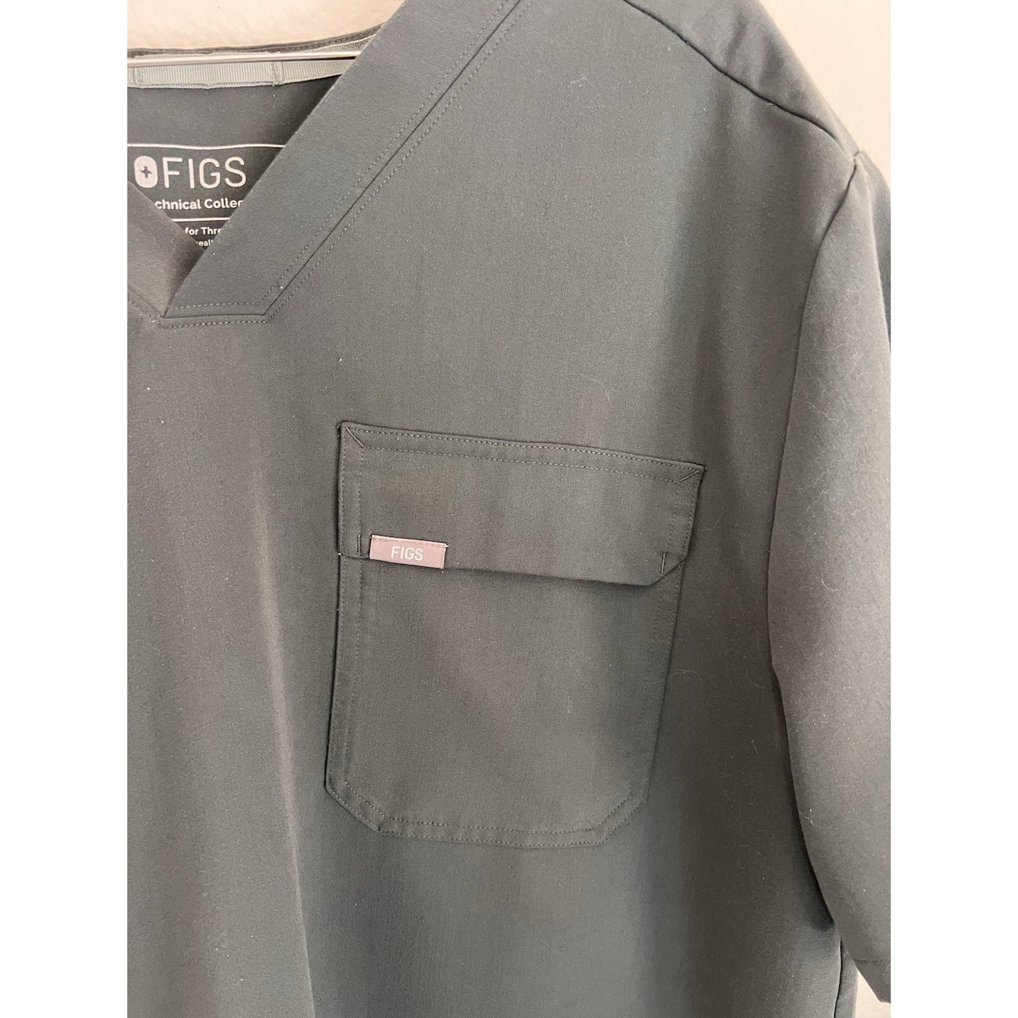 FIGS Leon 1 Pocket Men’s Scrub Top Size XL